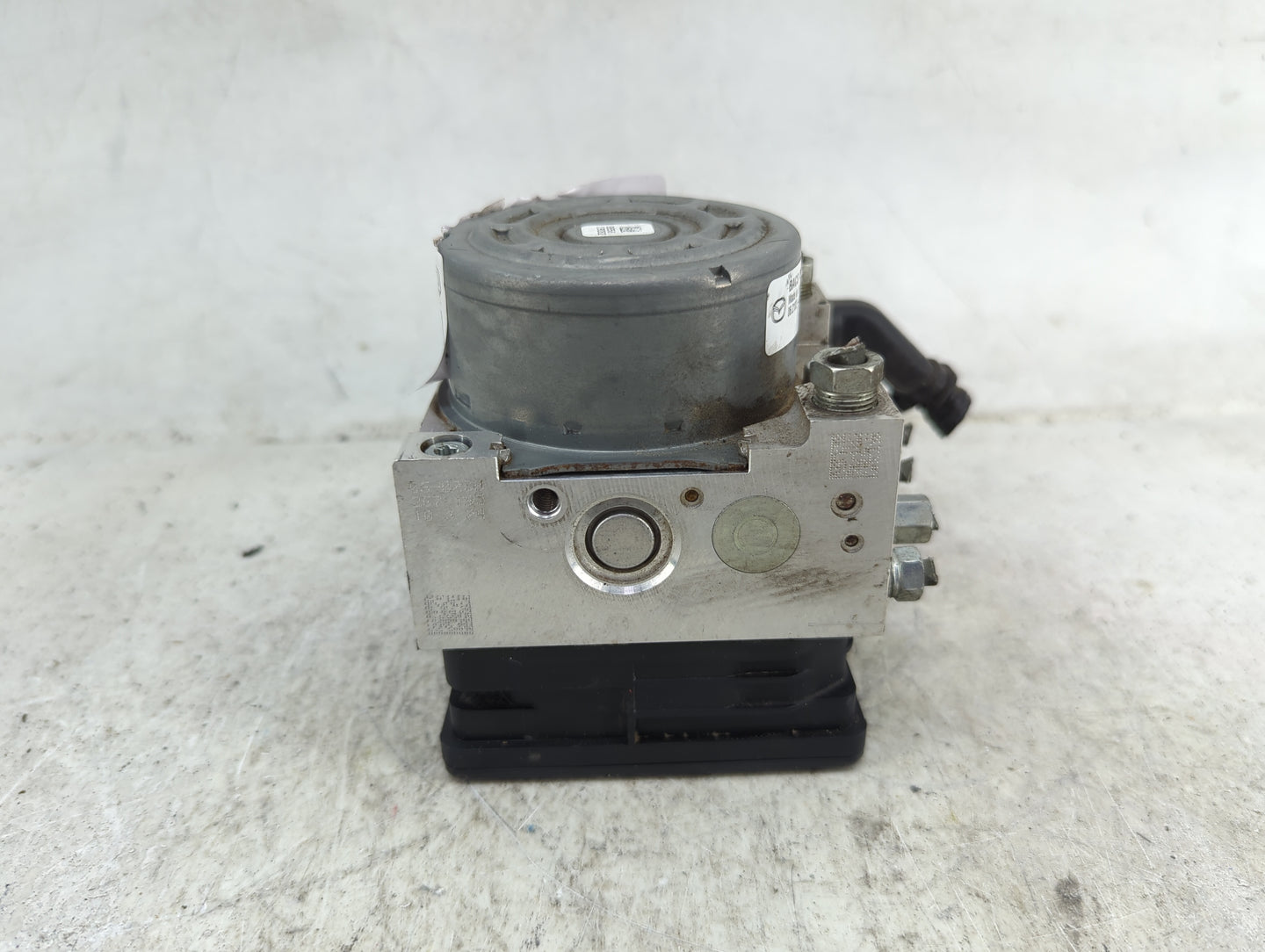 2017 Mazda Mazda3 ABS Pump Control Module Replacement P/N:BACS 437 A0 ESC KF620, 06.2102-4170.4 Fits Fits 2018 OEM Used Auto