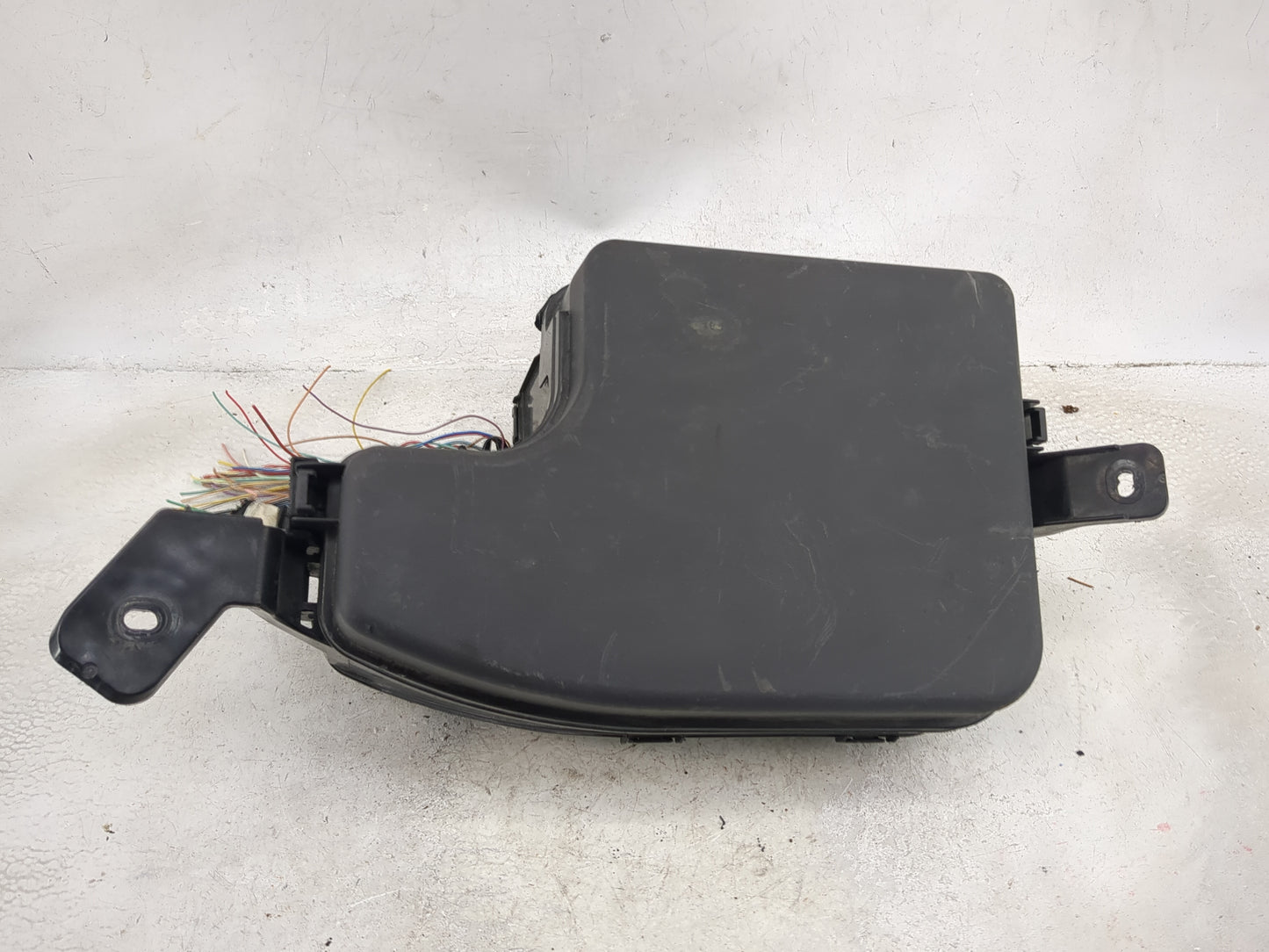 2017 Mazda Mazda3 Fusebox Fuse Box Panel Relay Module P/N:TKY2-675X0 K3239, F005V02666, BHR1-67599 Fits Fits 2014 2015 2016 