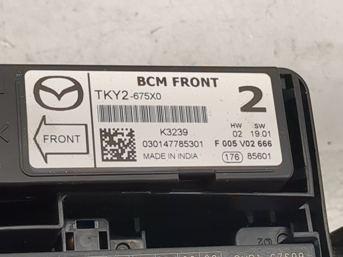 2017 Mazda Mazda3 Fusebox Fuse Box Panel Relay Module P/N:TKY2-675X0 K3239, F005V02666, BHR1-67599 Fits Fits 2014 2015 2016 