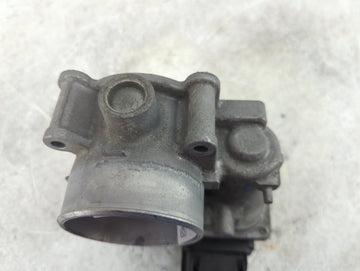 2017 Mazda Mazda3 Throttle Body P/N:13 640 A K4238, 2U20, 1831 61194 Fits Fits 2014 2015 2016 2018 OEM Used Auto Parts