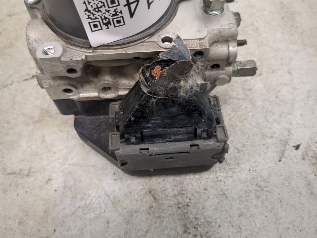 2017 Mazda Mazda6 Anti-Lock Brake ABS Pump Module Actuator OEM P/N:GMK-437A0 133000-9480, K0086 Fits OEM Used Auto Parts - O