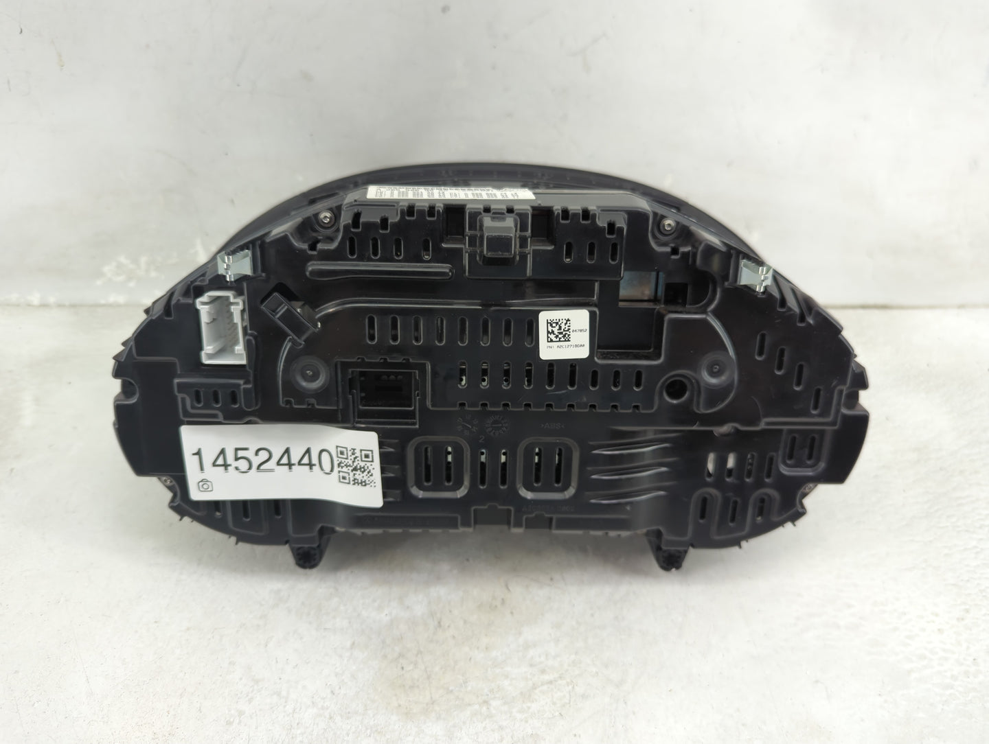 2017 Mercedes-Benz C-Class Instrument Cluster Speedometer Gauges P/N:A2059009029 A2C12718600 Miles:108K Fits Fits 2016 OEM U