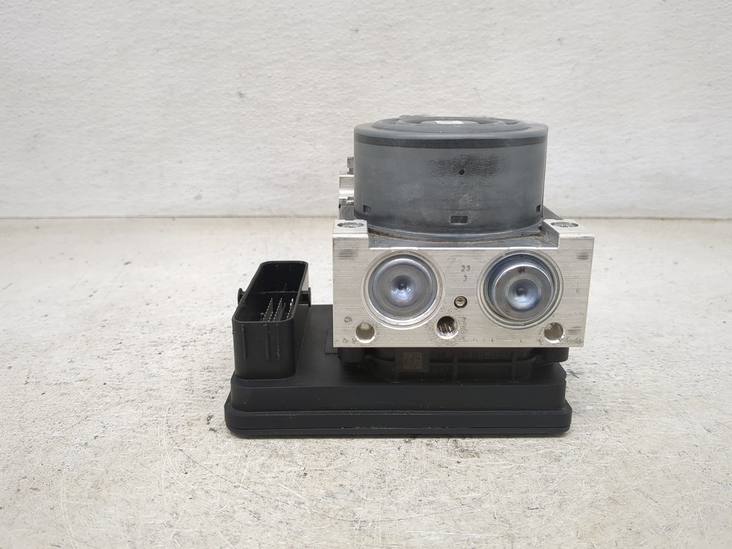 2017 Mercedes-Benz C300 ABS Pump Control Module Replacement P/N:A2534310100 10.0220-0809.4 Fits OEM Used Auto Parts - Oemuse
