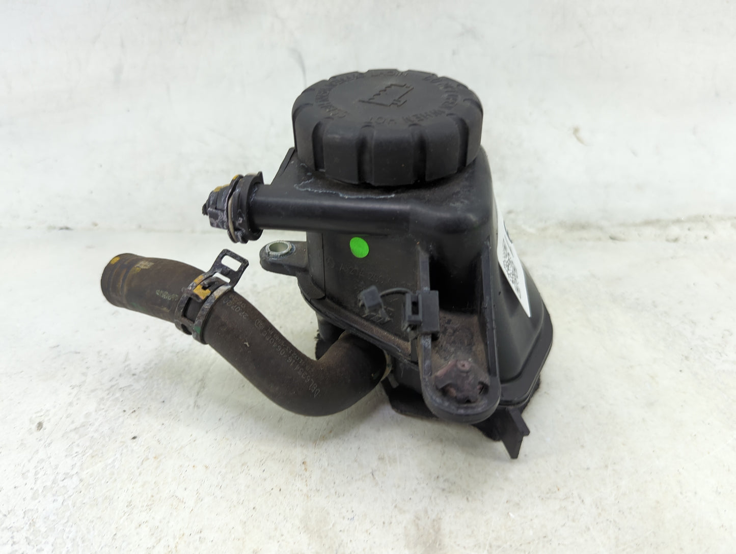 2015 Mercedes-benz C300 Radiator Coolant Overflow Expansion Tank Bottle 1494191 - Oemusedautoparts1.com