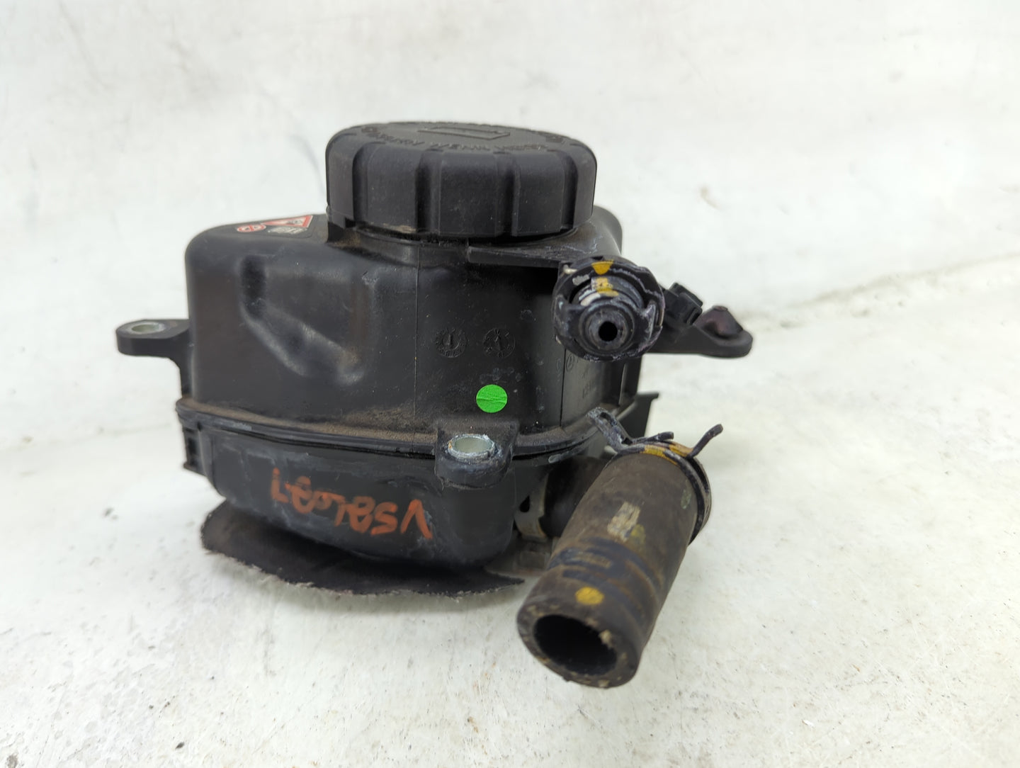 2015 Mercedes-benz C300 Radiator Coolant Overflow Expansion Tank Bottle 1494191 - Oemusedautoparts1.com