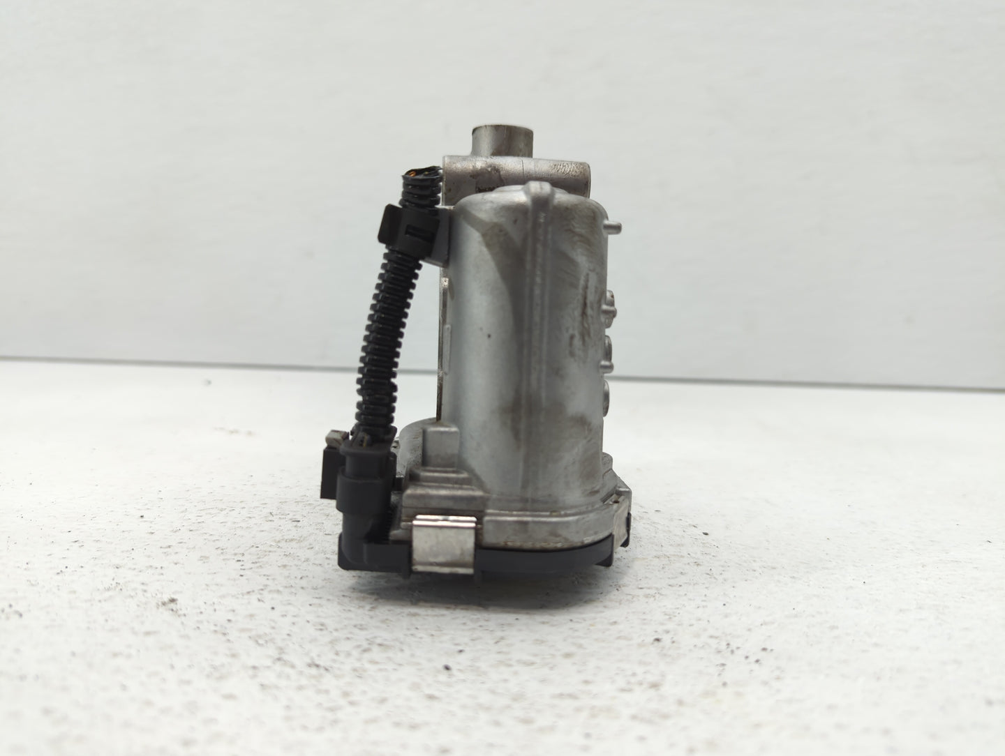 2015-2018 Mercedes-Benz C300 Throttle Body P/N:A 270 141 00 25 2701410025 Fits Fits 2013 2014 2015 2016 2017 2018 2019 2020 
