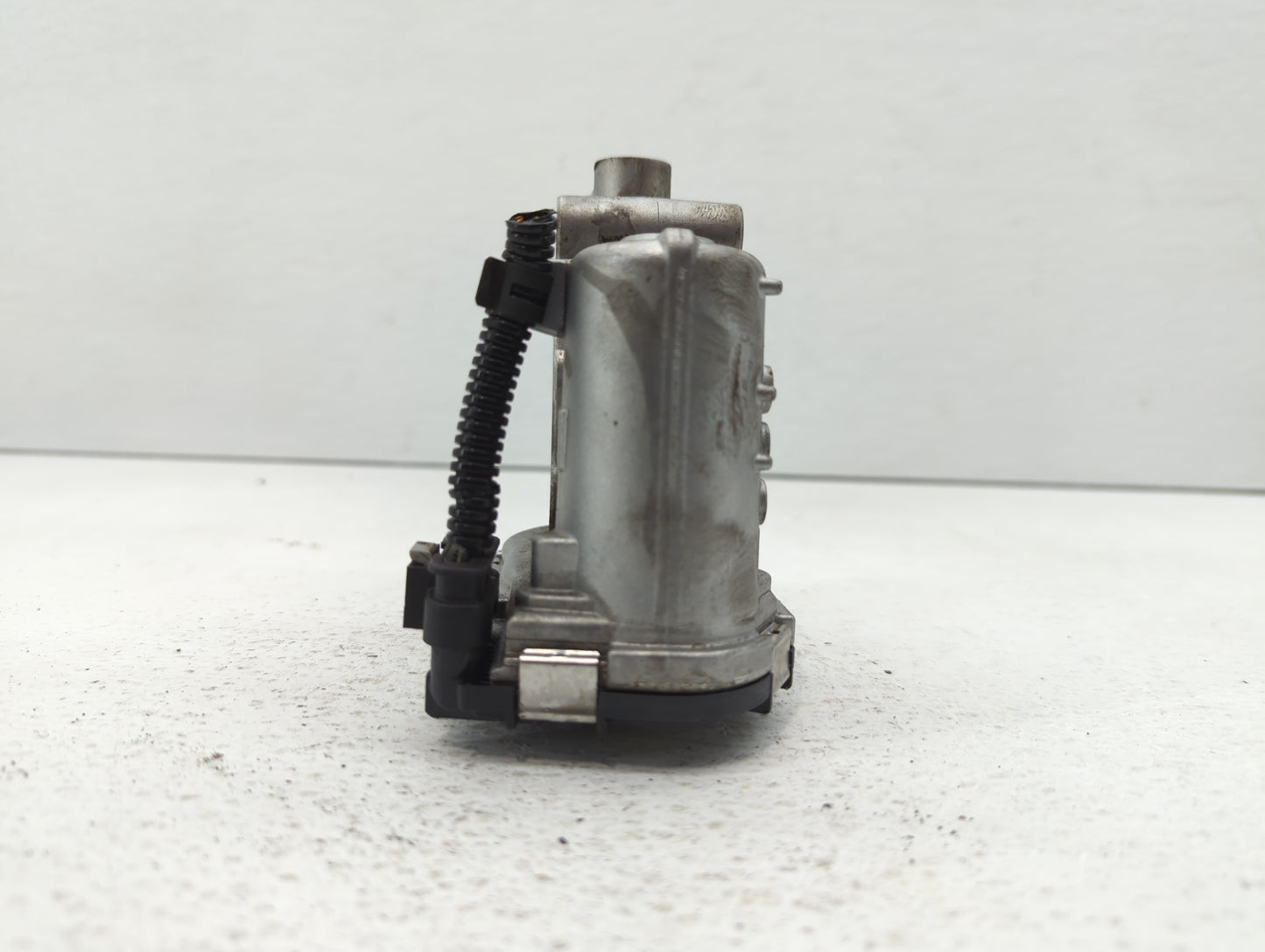 2015-2018 Mercedes-Benz C300 Throttle Body P/N:A 270 141 00 25 2701410025 Fits Fits 2013 2014 2015 2016 2017 2018 2019 2020 