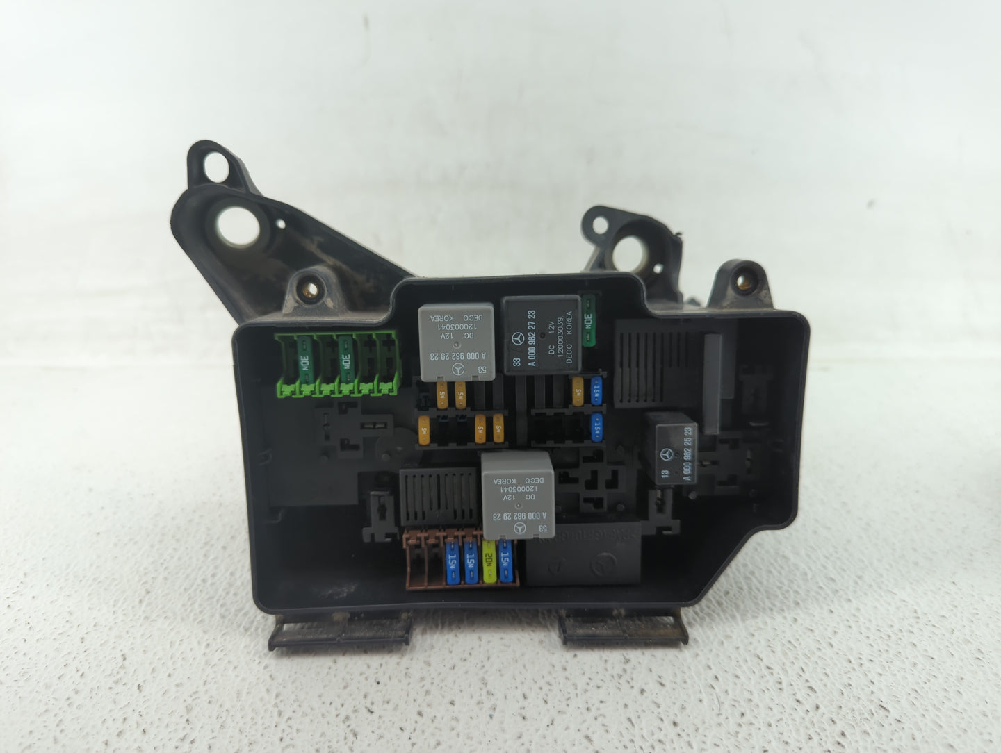 2015-2017 Mercedes-Benz C300 Fusebox Fuse Box Panel Relay Module P/N:A 205 540 23 28 A 205 540 00 82 Fits Fits 2015 2016 201