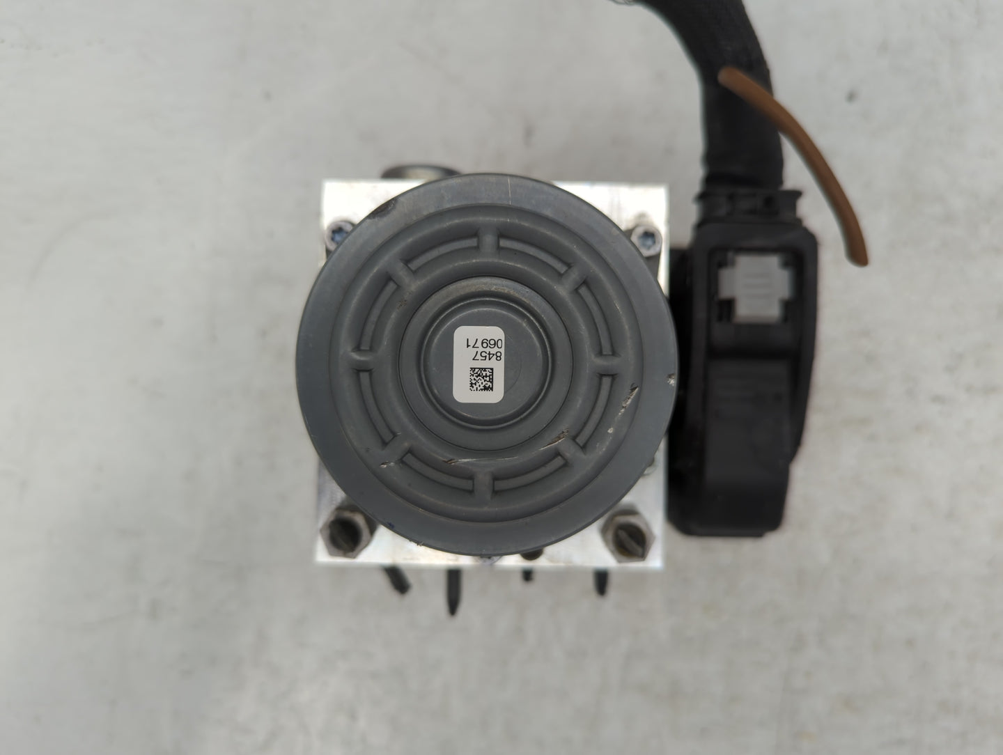 2017-2018 Mercedes-Benz C350 ABS Pump Control Module Replacement P/N:A 253 431 39 00 Fits Fits 2017 2018 OEM Used Auto Parts