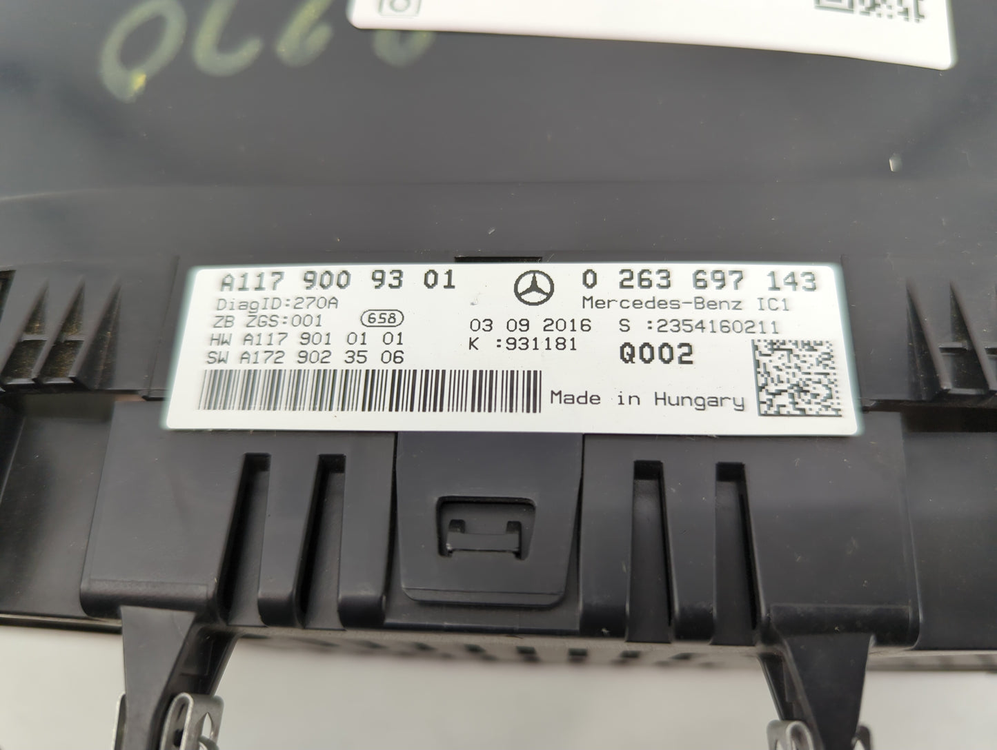2017 Mercedes-Benz Cla250 Instrument Cluster Speedometer Gauges P/N:0 263 697 A117 900 93 01 Fits OEM Used Auto Parts - Oemu