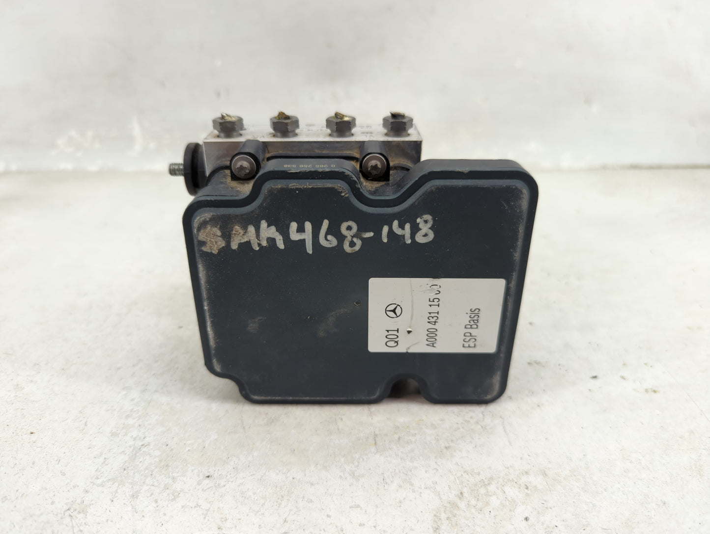 2016-2017 Mercedes-Benz Cla250 ABS Pump Control Module Replacement P/N:A000 431 15 00 Fits Fits 2015 2016 2017 OEM Used Auto