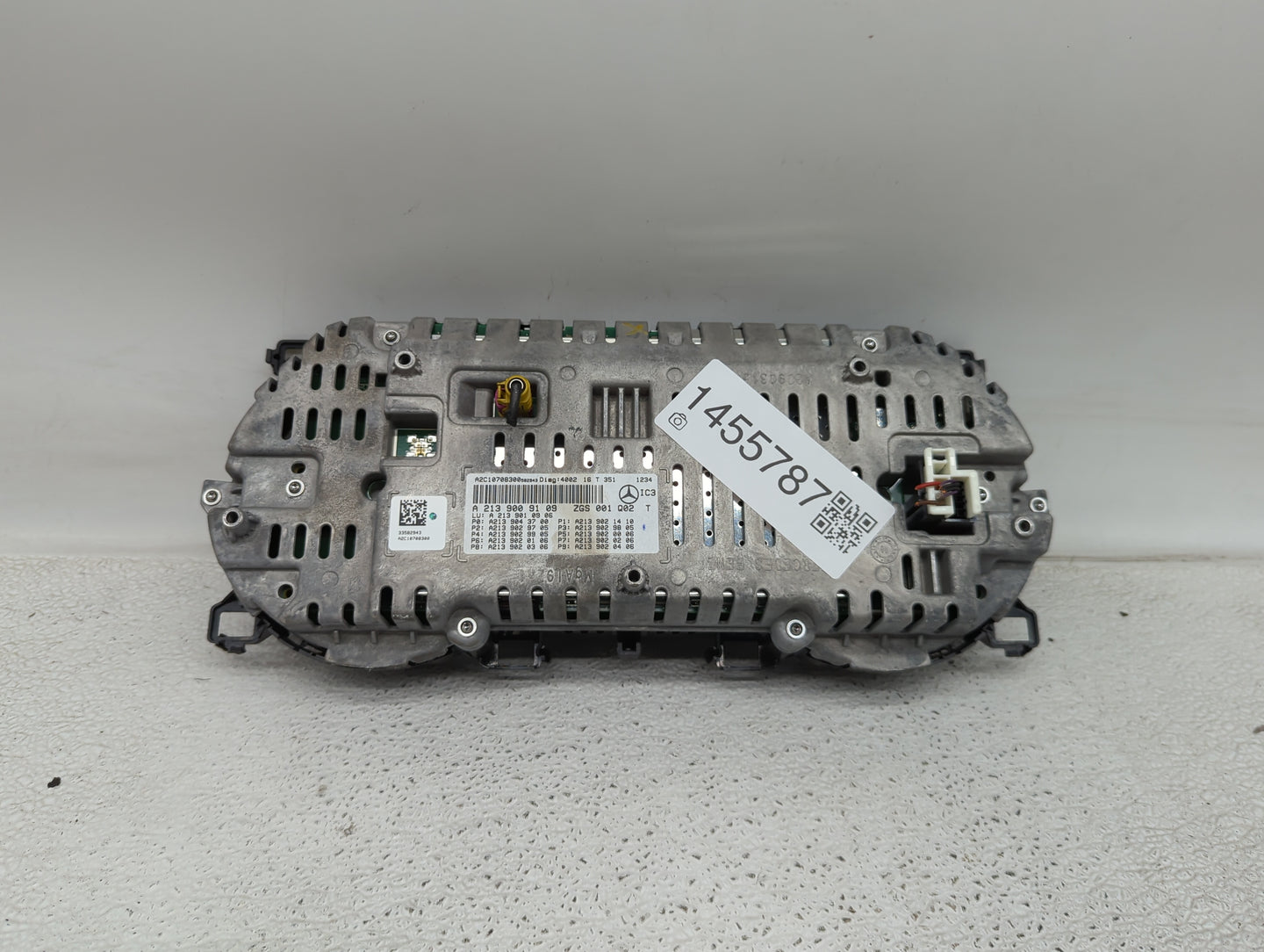 2017 Mercedes-Benz E350 Instrument Cluster Speedometer Gauges P/N:A 2013 900 91 09 Miles: Fits OEM Used Auto Parts - Oemused