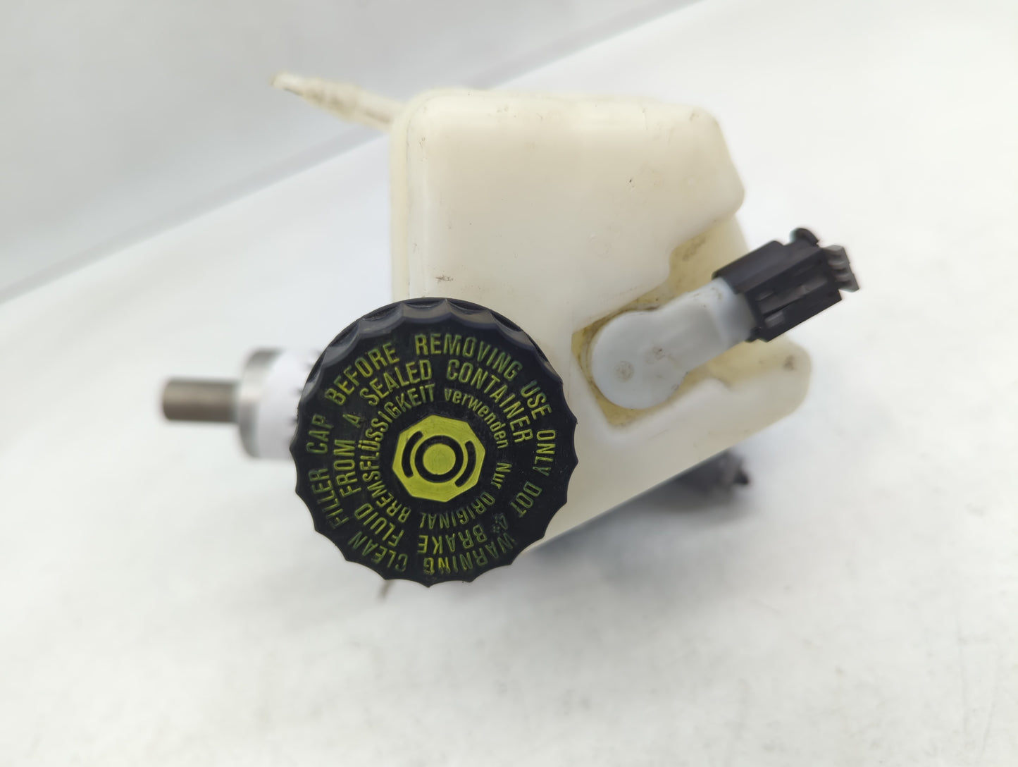 2017-2017 Mercedes-benz E400 Brake Master Cylinder - Oemusedautoparts1.com