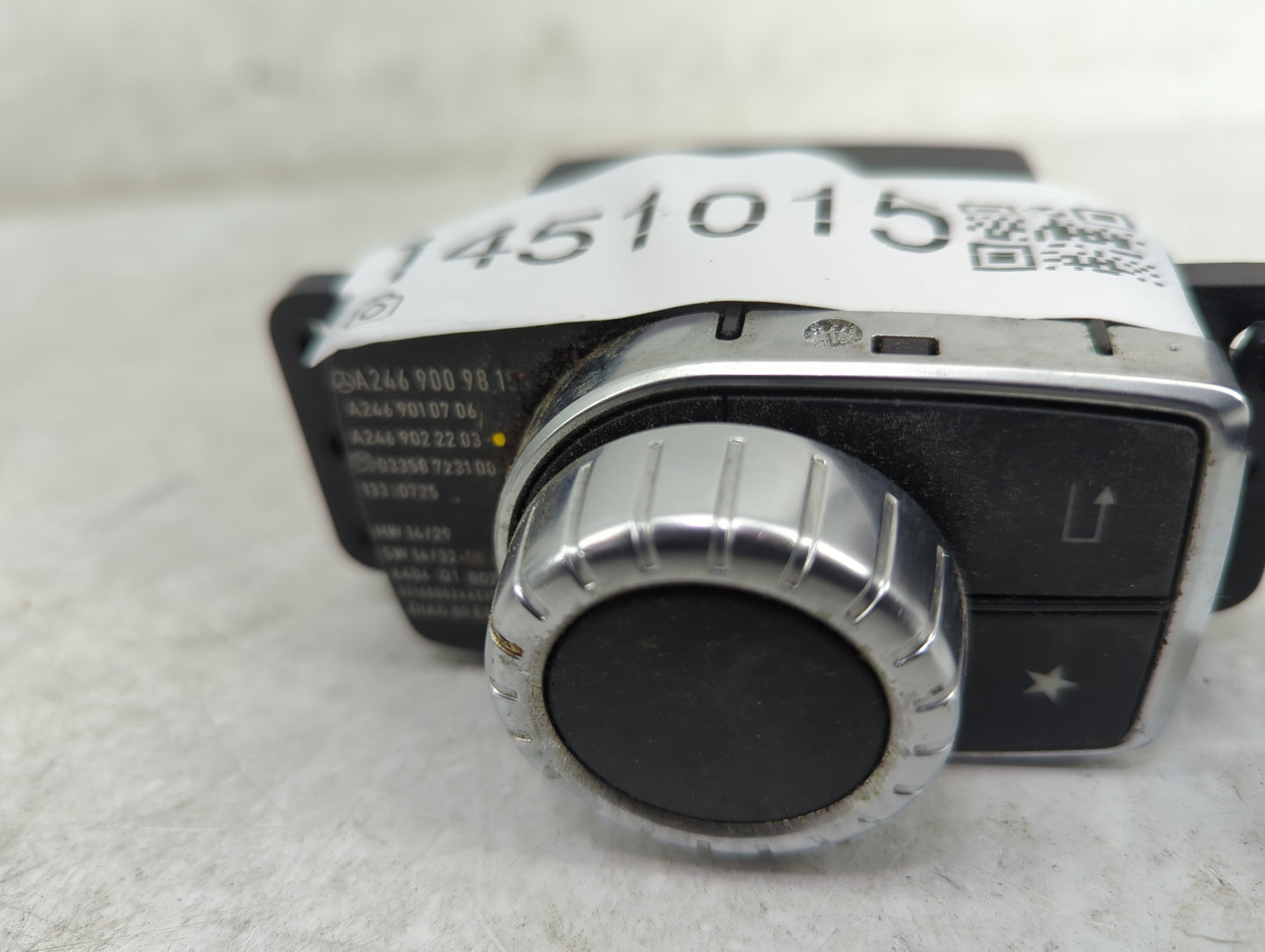 2015-2017 Mercedes-Benz Gla250 Radio AM FM Cd Player Receiver Replacement P/N:A2469009815 A2469010706 Fits OEM Used Auto Par