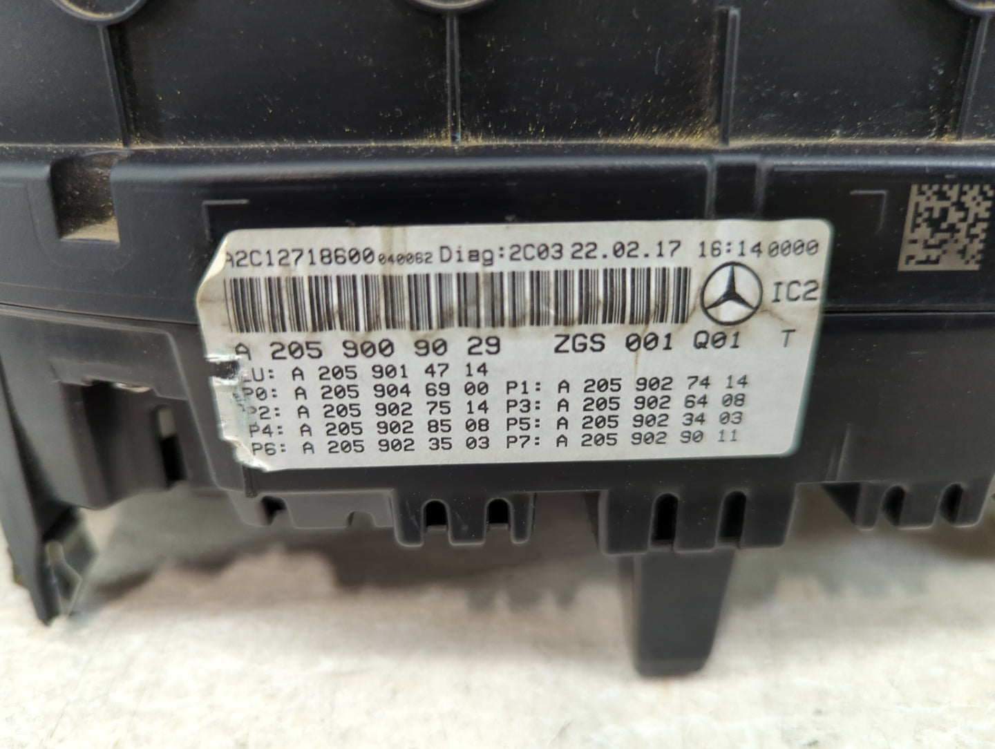 2017 Mercedes-Benz Glc300 Instrument Cluster Speedometer Gauges P/N:A 205 900 90 29 Miles: Fits OEM Used Auto Parts - Oemuse