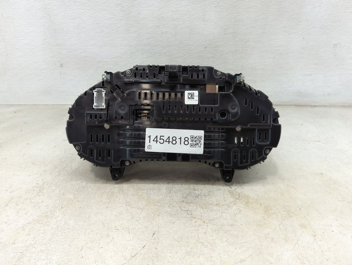 2017 Mercedes-Benz Glc300 Instrument Cluster Speedometer Gauges P/N:A 205 900 90 29 Miles: Fits OEM Used Auto Parts - Oemuse
