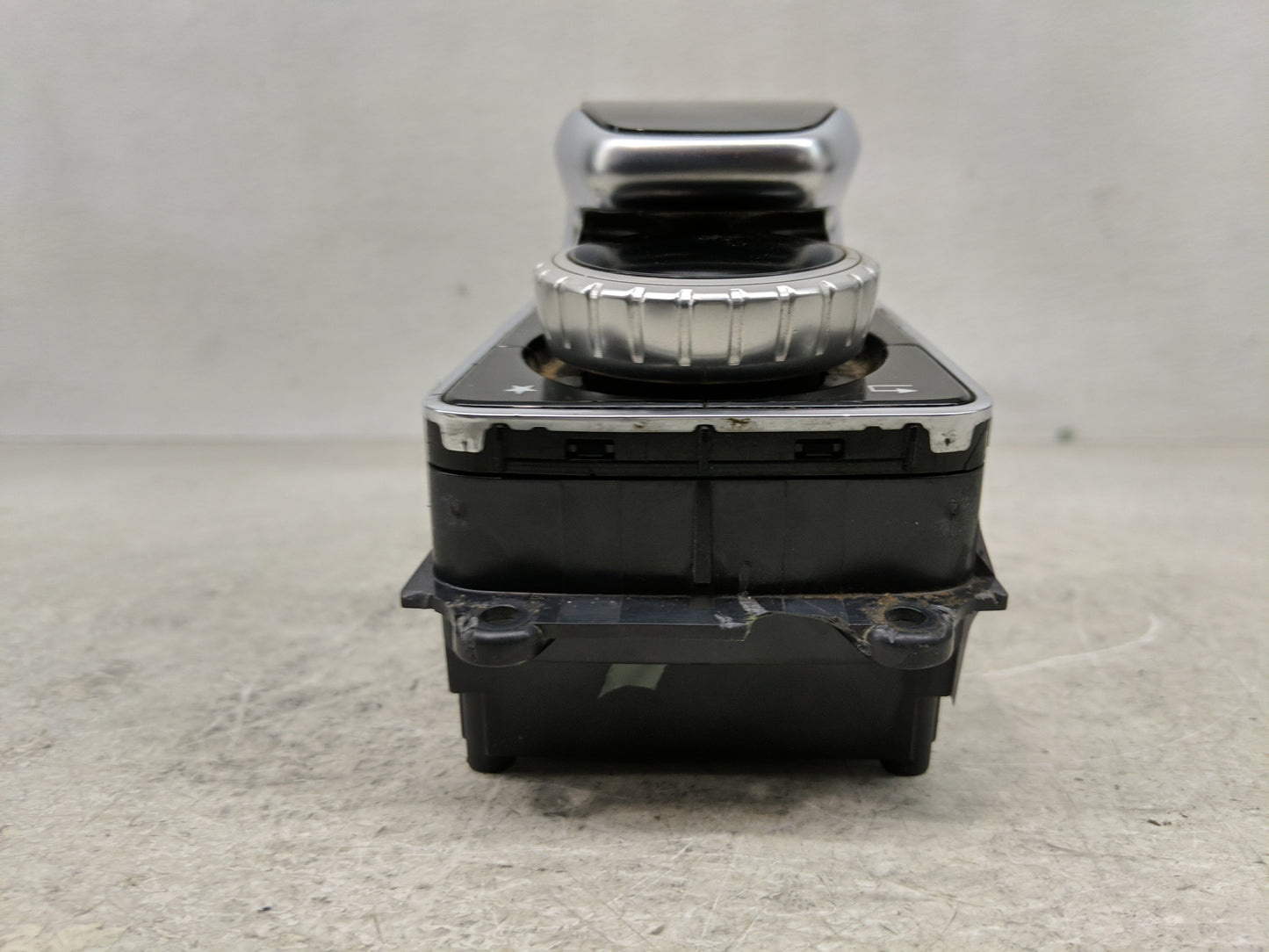 2016-2019 Mercedes-Benz Gle350 Radio AM FM Cd Player Receiver Replacement P/N:A166 900 4819 Fits Fits 2016 2017 2018 2019 OE