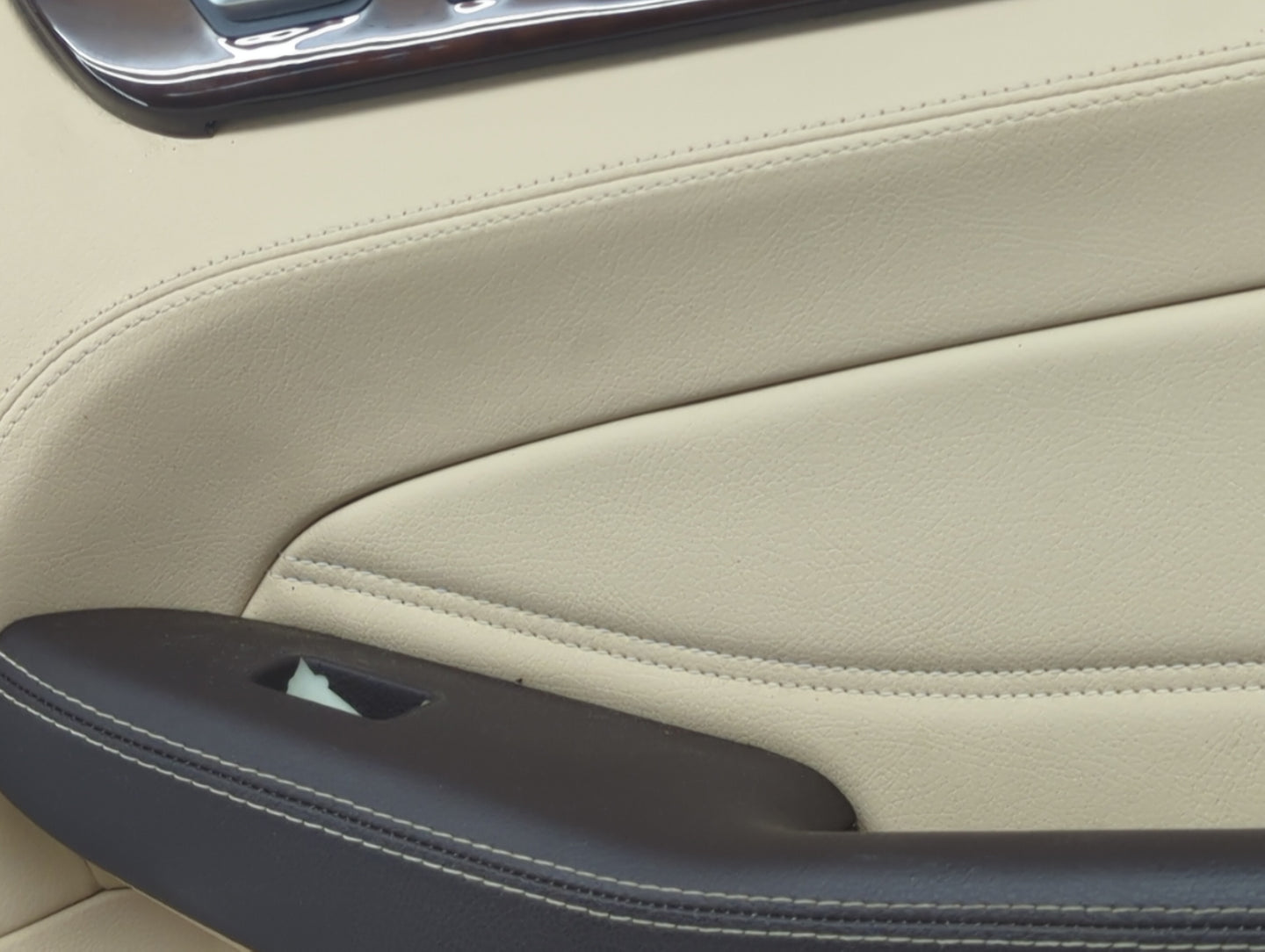 2017 Mercedes-benz Gle550e Front Left Driver Interior Door Panel Trim - Oemusedautoparts1.com