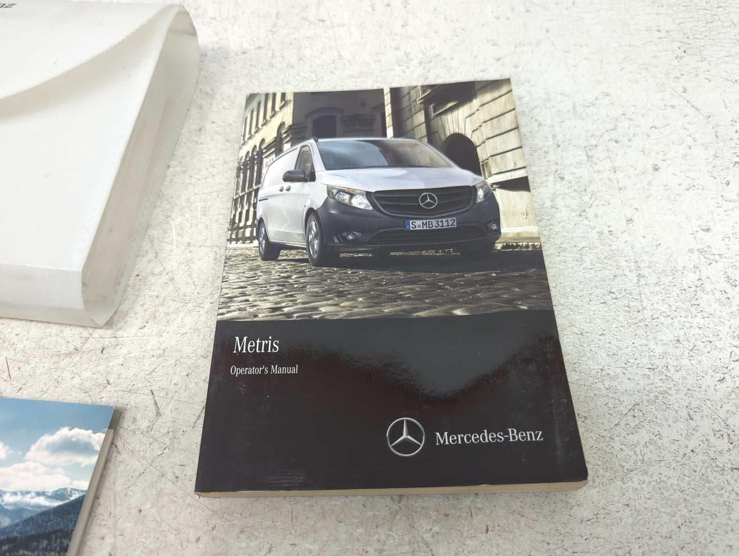 2017 Mercedes-Benz Metris Owners Manual Book Guide P/N:447-584-41-02 OEM Used Auto Parts - Oemusedautoparts1.com