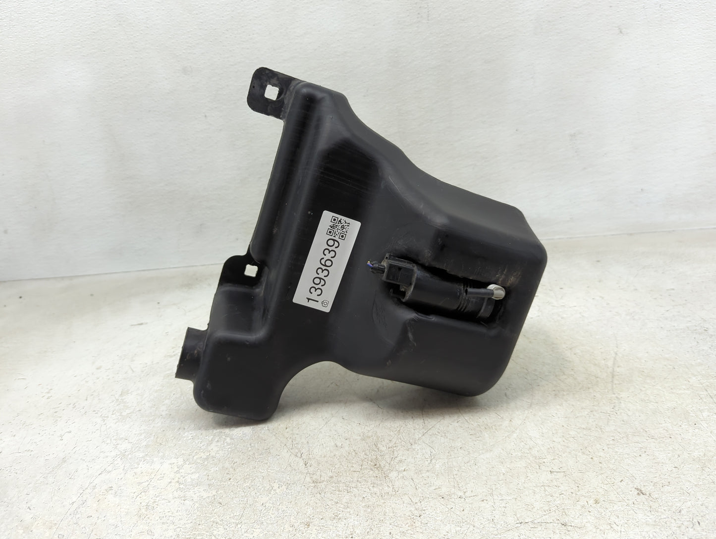 2016 Mercedes-benz Metris Windshield Washer Fluid Reservoir Bottle Oem - Oemusedautoparts1.com