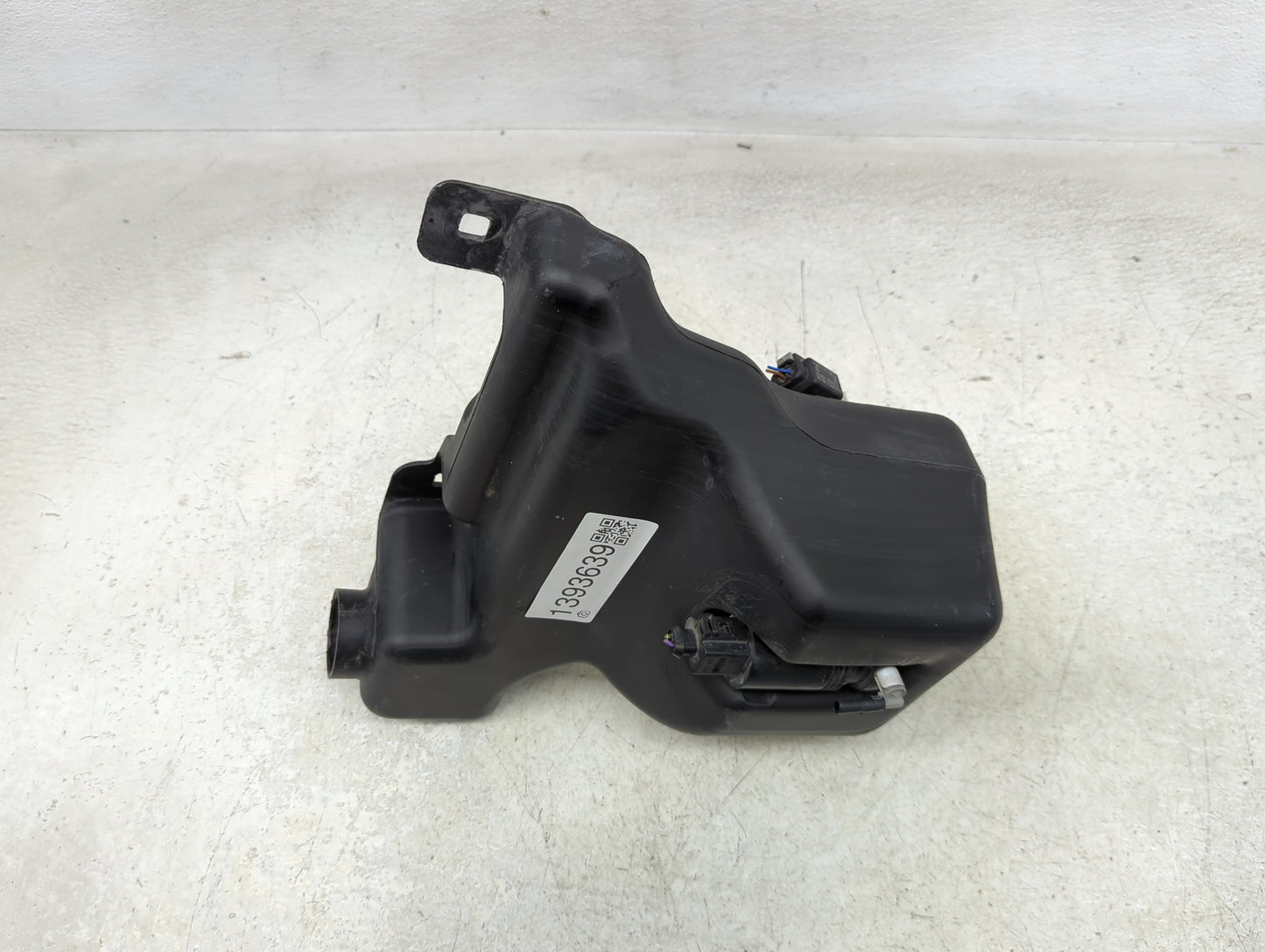 2016 Mercedes-benz Metris Windshield Washer Fluid Reservoir Bottle Oem - Oemusedautoparts1.com
