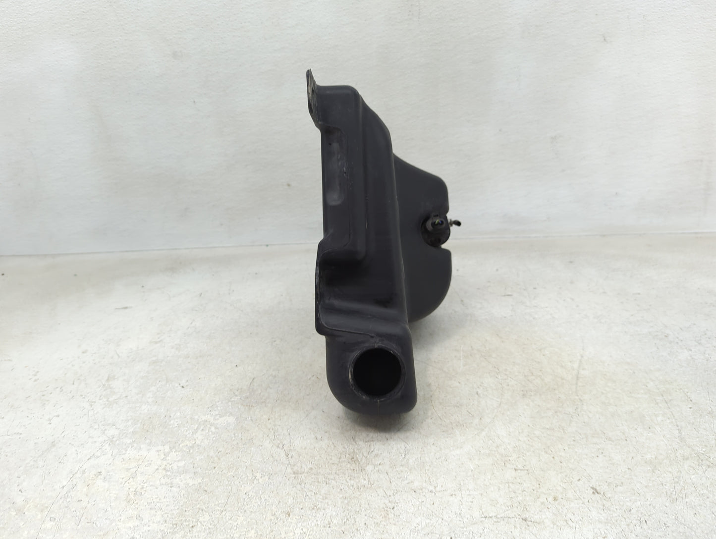 2016 Mercedes-benz Metris Windshield Washer Fluid Reservoir Bottle Oem - Oemusedautoparts1.com