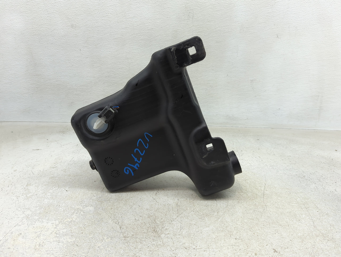2016 Mercedes-benz Metris Windshield Washer Fluid Reservoir Bottle Oem - Oemusedautoparts1.com
