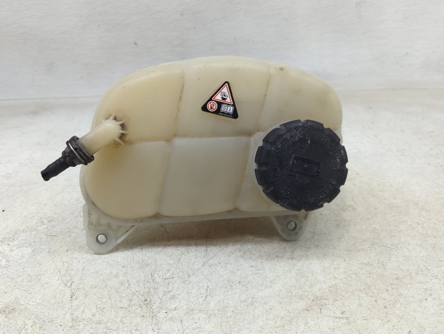 2016 Metris Radiator Coolant Overflow Expansion Tank Bottle - Oemusedautoparts1.com