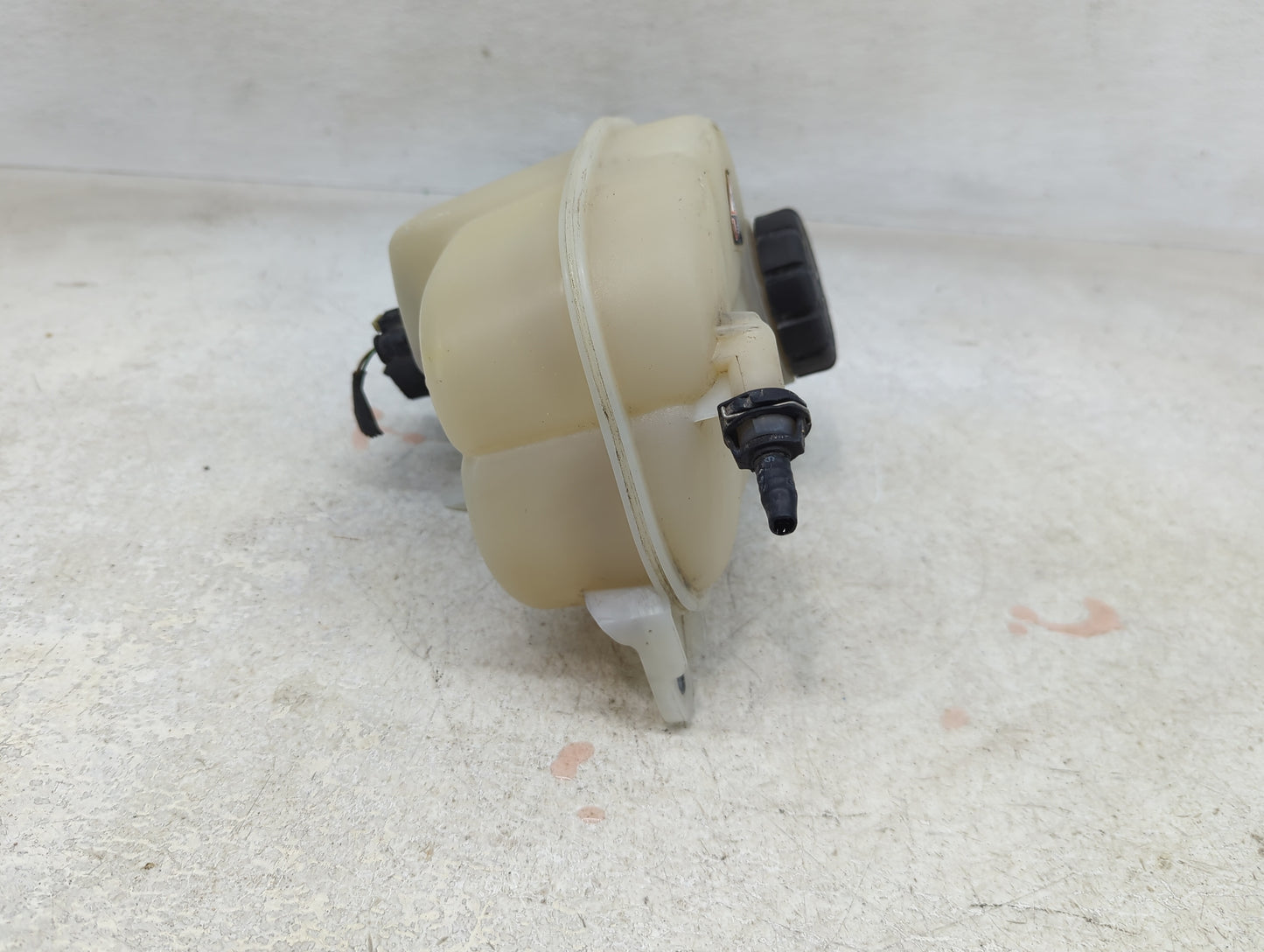 2016 Metris Radiator Coolant Overflow Expansion Tank Bottle - Oemusedautoparts1.com