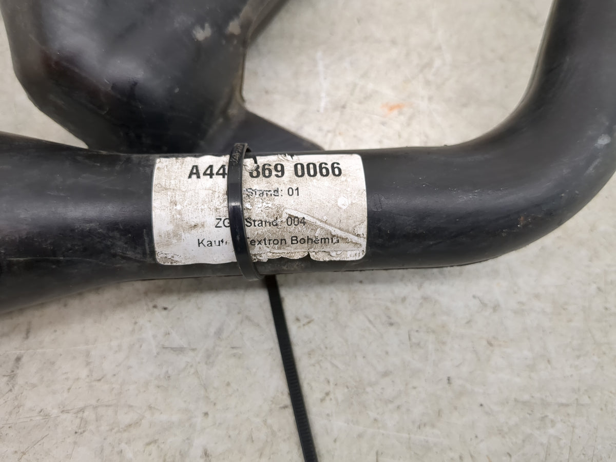 2016 Mercedes-benz Metris Windshield Washer Fluid Reservoir Bottle Oem 1427520 - Oemusedautoparts1.com