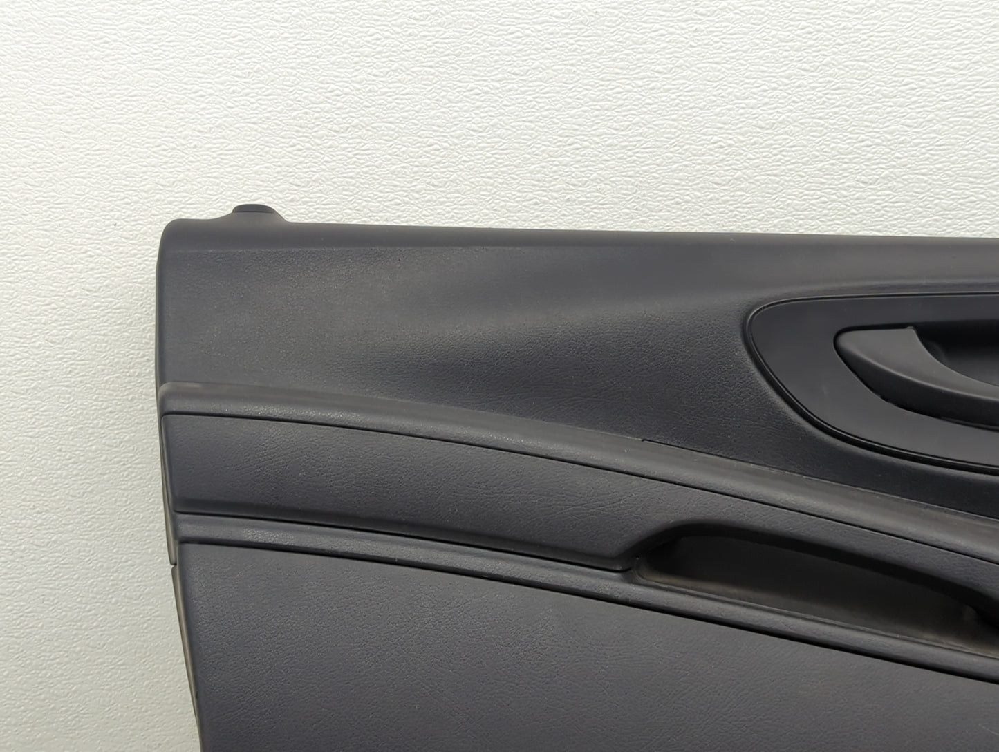 2017 Mercedes-benz Metris Front Left Driver Interior Door Panel Trim - Oemusedautoparts1.com