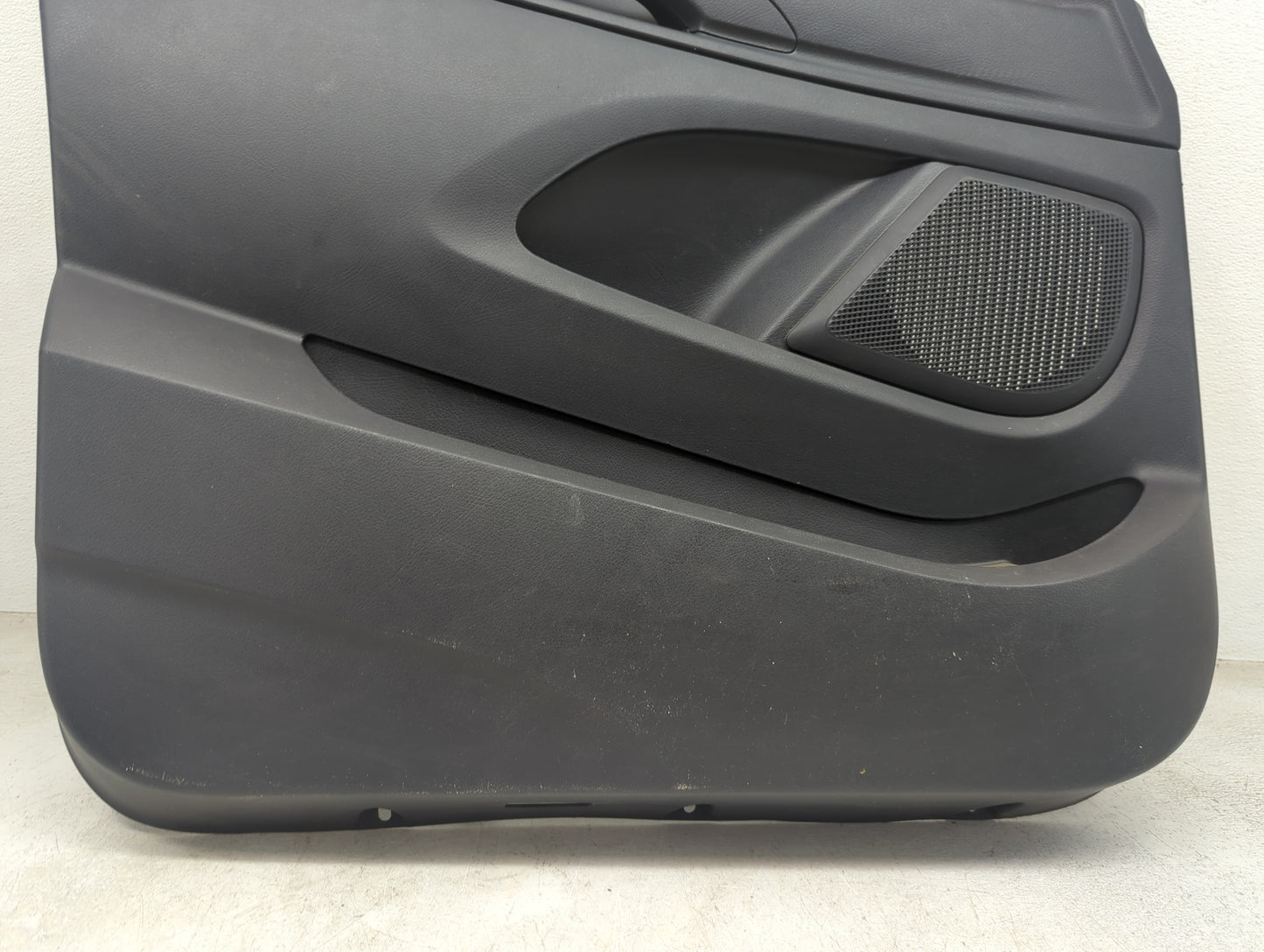 2017 Mercedes-benz Metris Front Left Driver Interior Door Panel Trim - Oemusedautoparts1.com