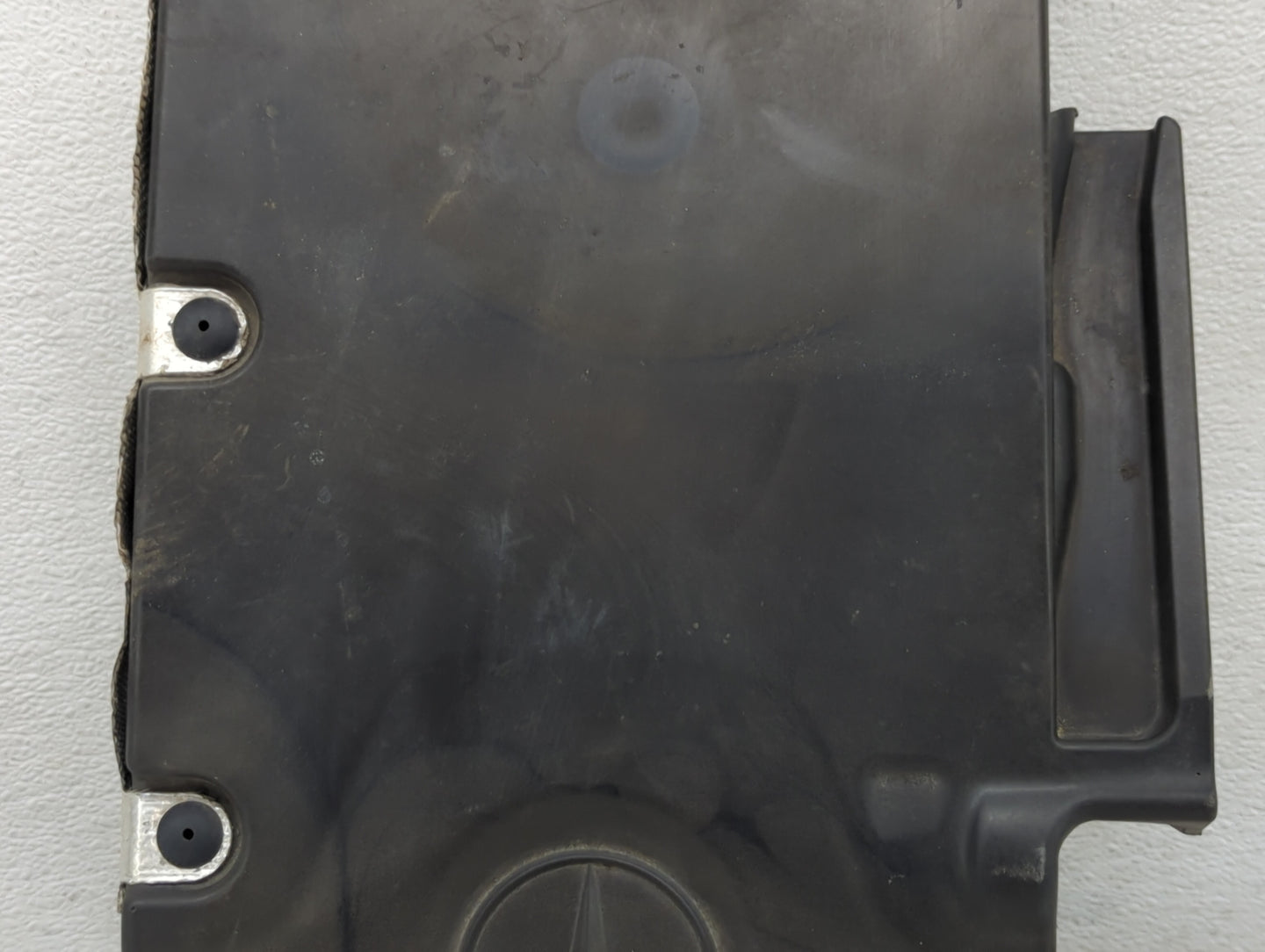 2017 Mercedes-benz Metris Engine Cover - Oemusedautoparts1.com