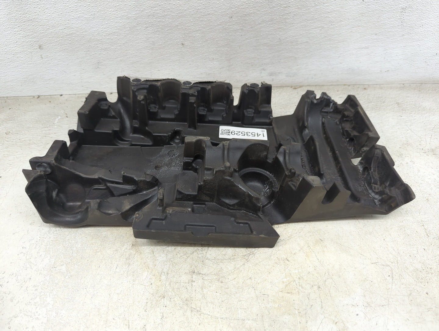 2017 Mercedes-benz Metris Engine Cover - Oemusedautoparts1.com
