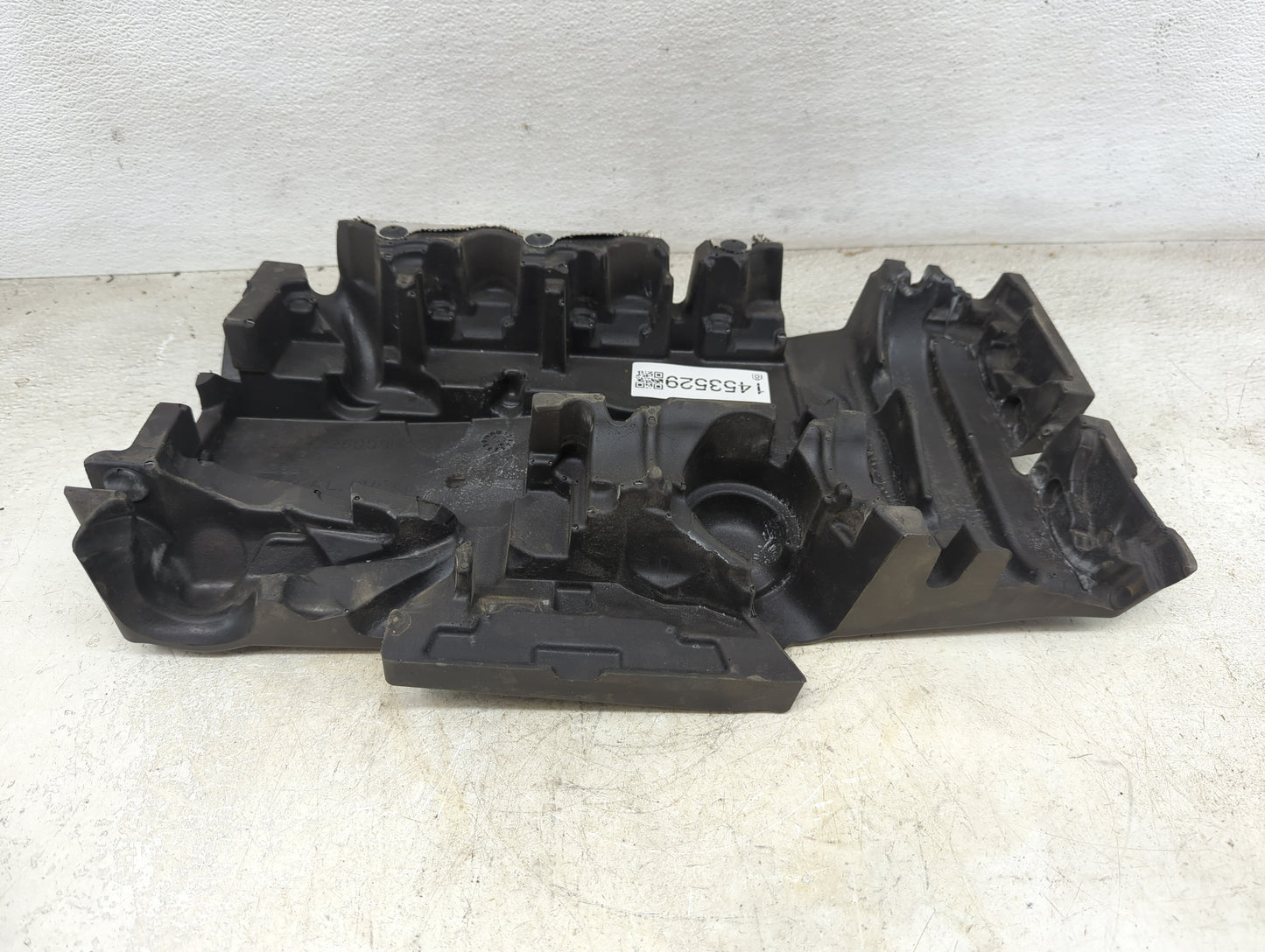 2017 Mercedes-benz Metris Engine Cover - Oemusedautoparts1.com