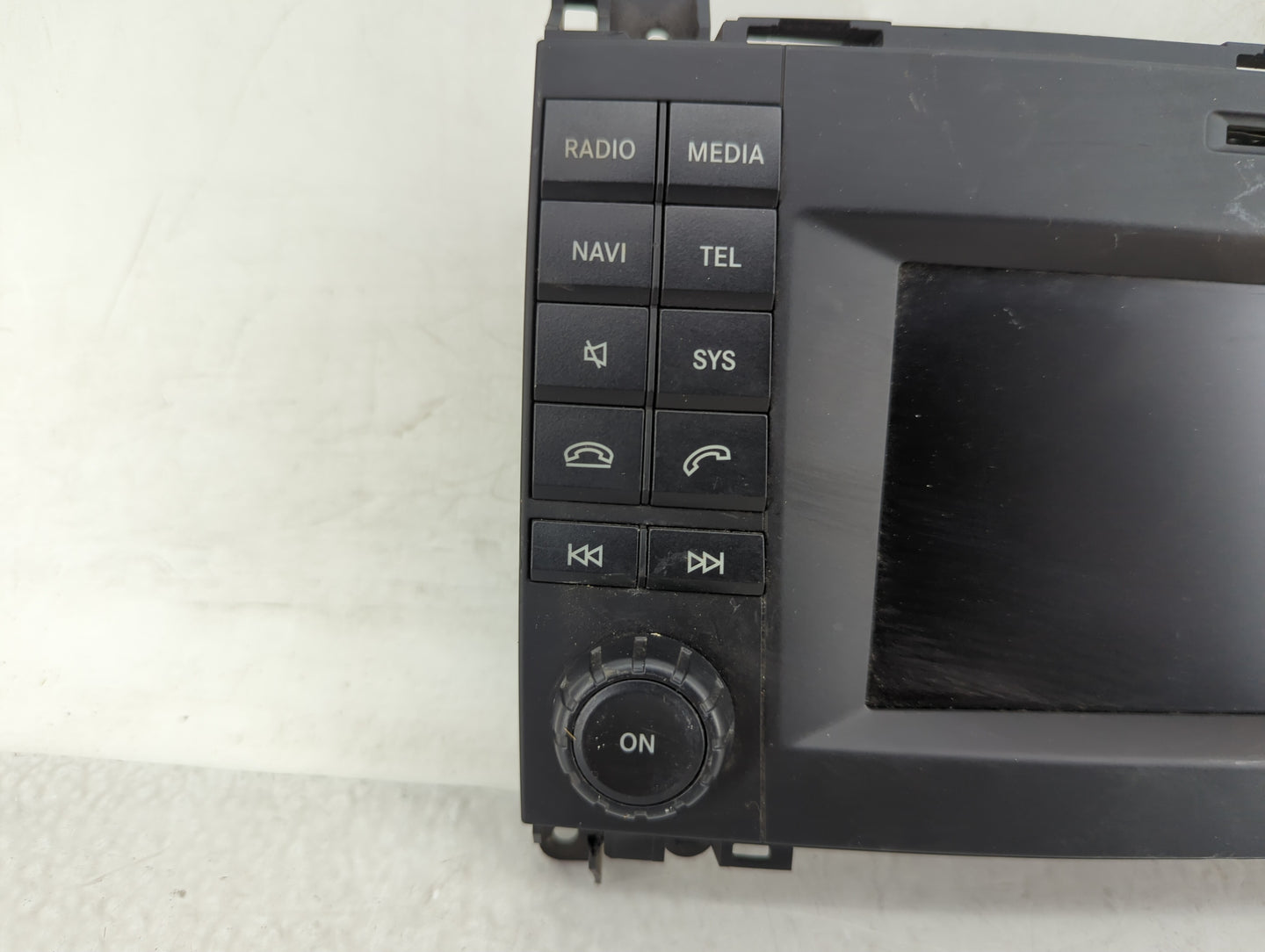 2017 Mercedes-Benz Sprinter 2500 Radio AM FM Cd Player Receiver Replacement P/N:A9069000904 Fits OEM Used Auto Parts - Oemus