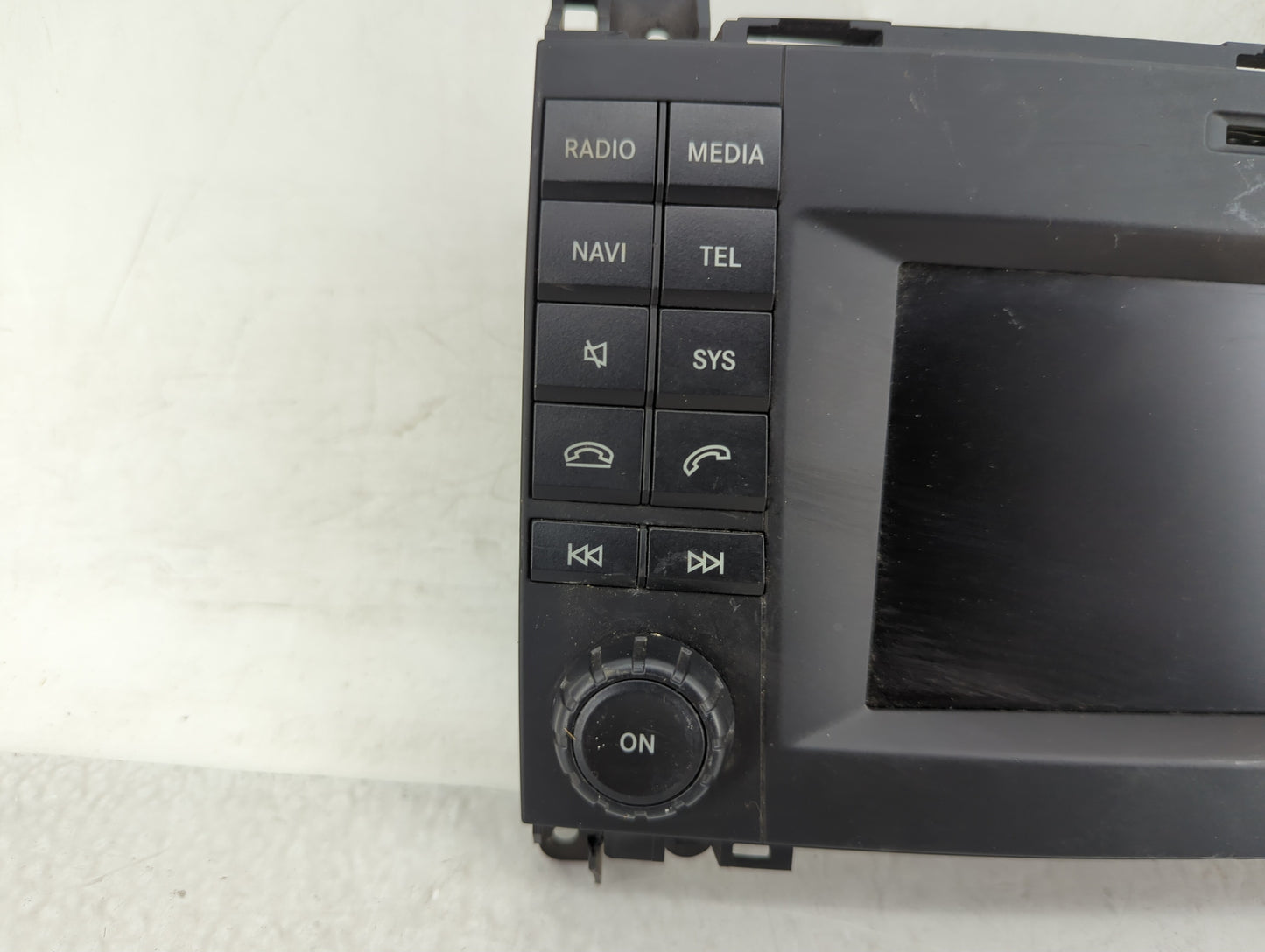 2017 Mercedes-Benz Sprinter 2500 Radio AM FM Cd Player Receiver Replacement P/N:A9069000904 Fits OEM Used Auto Parts - Oemus