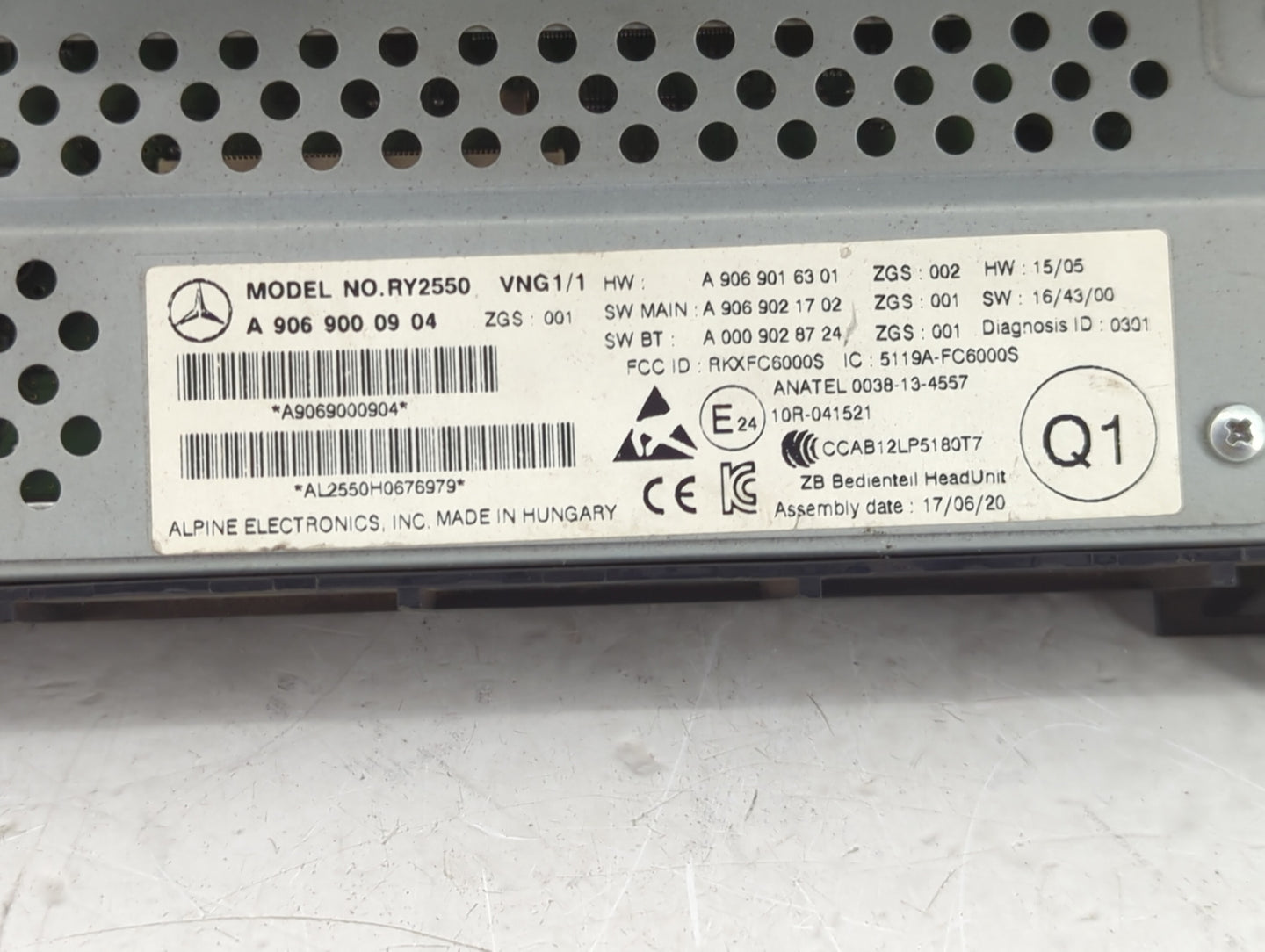 2017 Mercedes-Benz Sprinter 2500 Radio AM FM Cd Player Receiver Replacement P/N:A9069000904 Fits OEM Used Auto Parts - Oemus