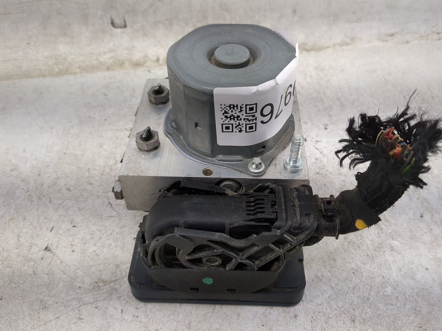2017 Mercedes Gla250 ABS Pump Control Module Replacement P/N:A0004311700 269784 Fits Fits 2015 2016 2018 2019 2020 OEM Used 