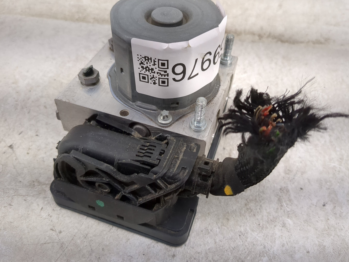 2017 Mercedes Gla250 ABS Pump Control Module Replacement P/N:A0004311700 269784 Fits Fits 2015 2016 2018 2019 2020 OEM Used 