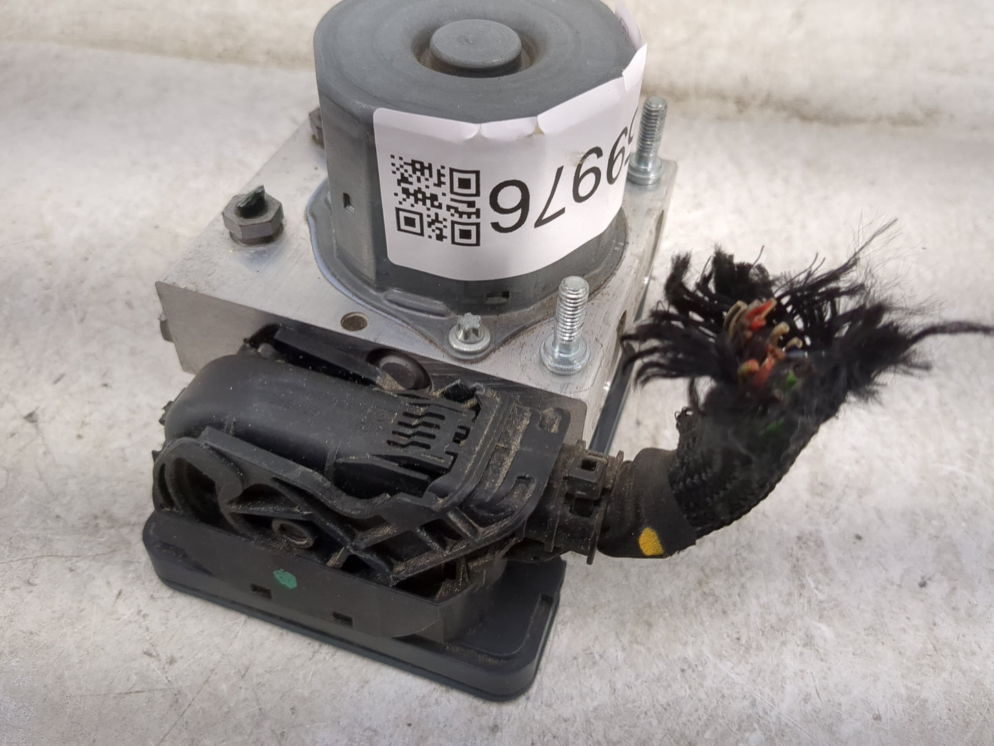 2017 Mercedes Gla250 ABS Pump Control Module Replacement P/N:A0004311700 269784 Fits Fits 2015 2016 2018 2019 2020 OEM Used 
