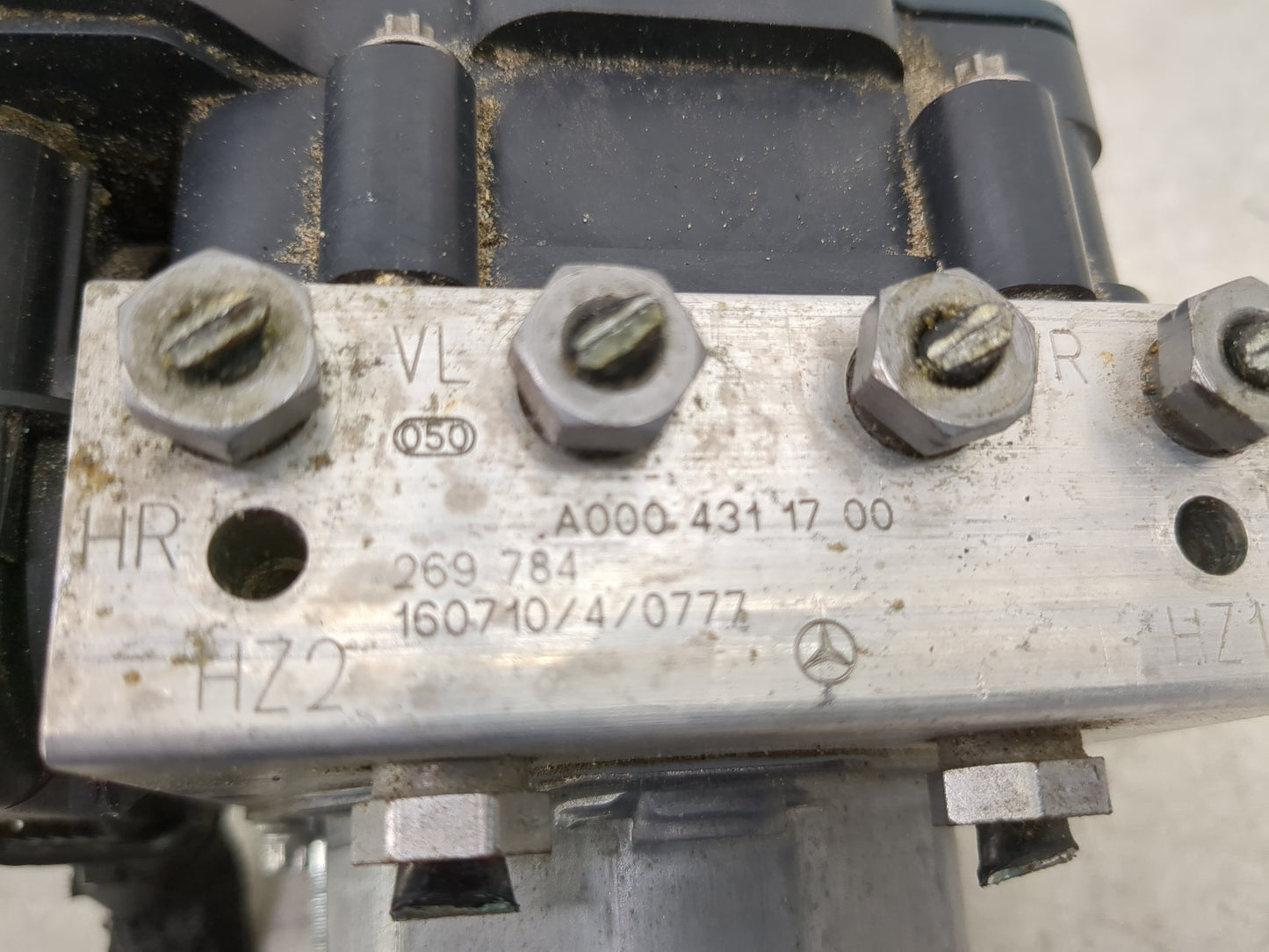 2017 Mercedes Gla250 ABS Pump Control Module Replacement P/N:A0004311700 269784 Fits Fits 2015 2016 2018 2019 2020 OEM Used 