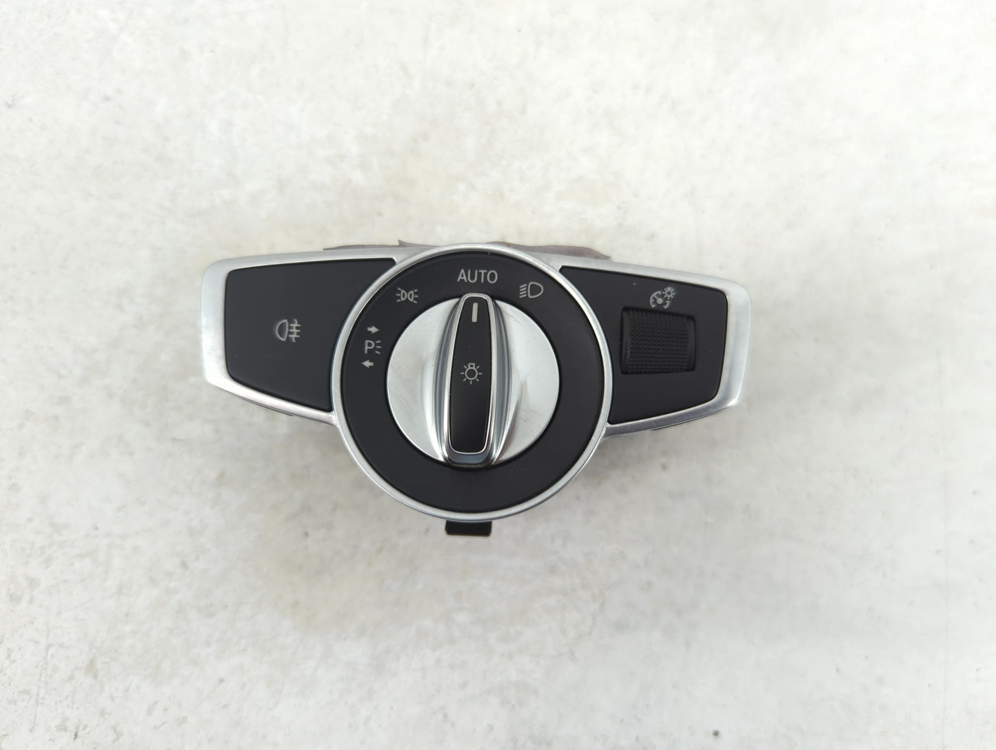2017 Mercedes Benz Cclass Headlight Head Light Switch Lamp Control - Oemusedautoparts1.com
