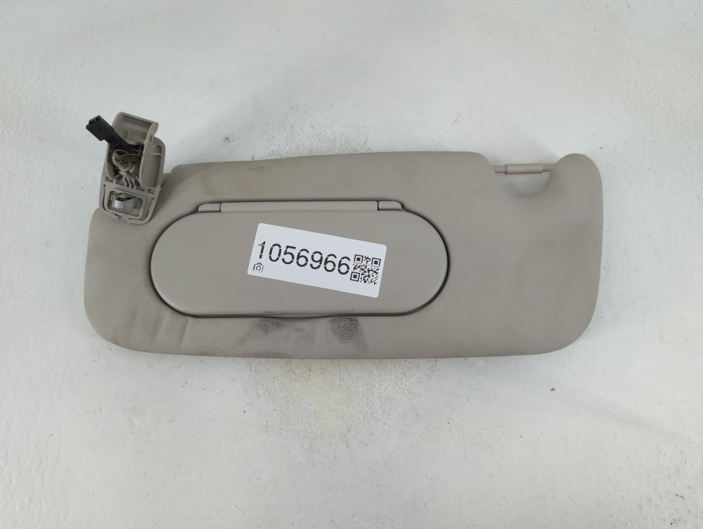 2017 Mini Cooper Sun Visor Shade Replacement Passenger Right Mirror Fits OEM Used Auto Parts - Oemusedautoparts1.com
