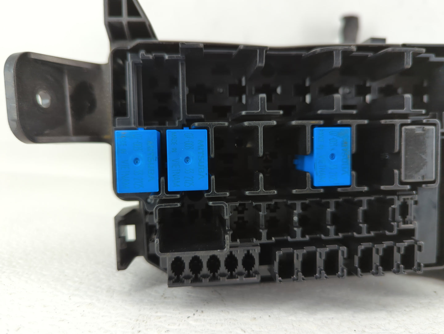2017 Mini Cooper Fusebox Fuse Box Panel Relay Module P/N:FB302000B Fits OEM Used Auto Parts - Oemusedautoparts1.com