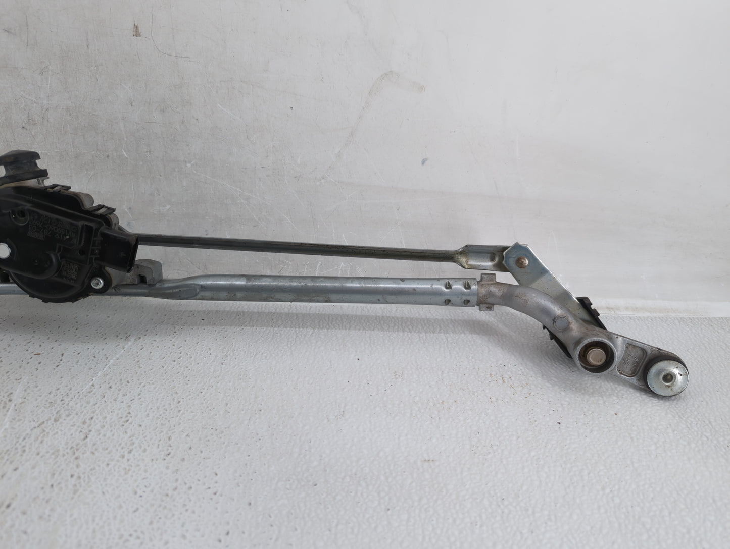 2017 Mini Cooper Front Windshield Wiper Motor P/N:7 419 787-03 Fits OEM Used Auto Parts - Oemusedautoparts1.com