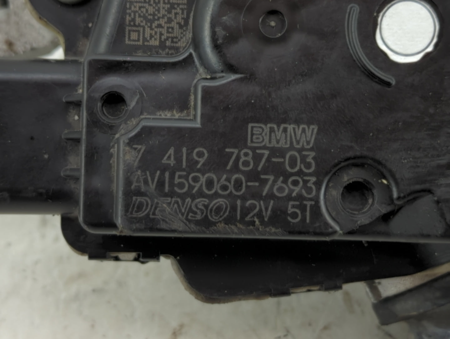 2017 Mini Cooper Front Windshield Wiper Motor P/N:7 419 787-03 Fits OEM Used Auto Parts - Oemusedautoparts1.com
