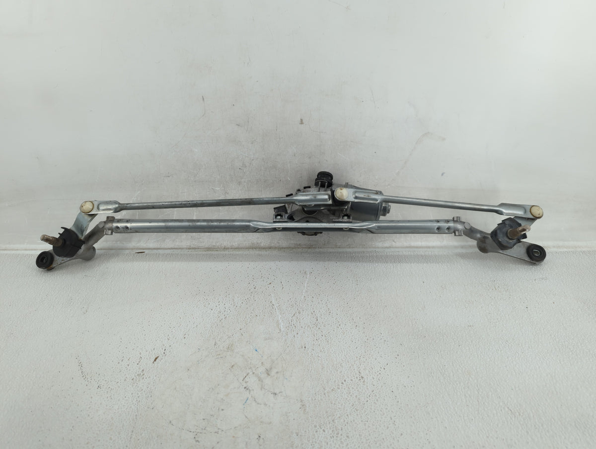 2017 Mini Cooper Front Windshield Wiper Motor P/N:7 419 787-03 Fits OEM Used Auto Parts - Oemusedautoparts1.com