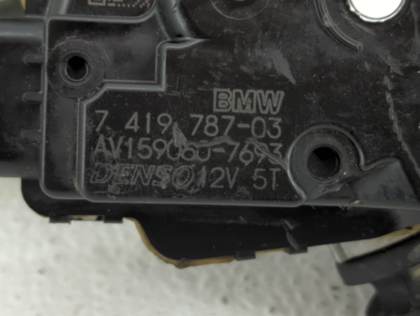 2017 Mini Cooper Front Windshield Wiper Motor P/N:7 419 787-03 Fits OEM Used Auto Parts - Oemusedautoparts1.com