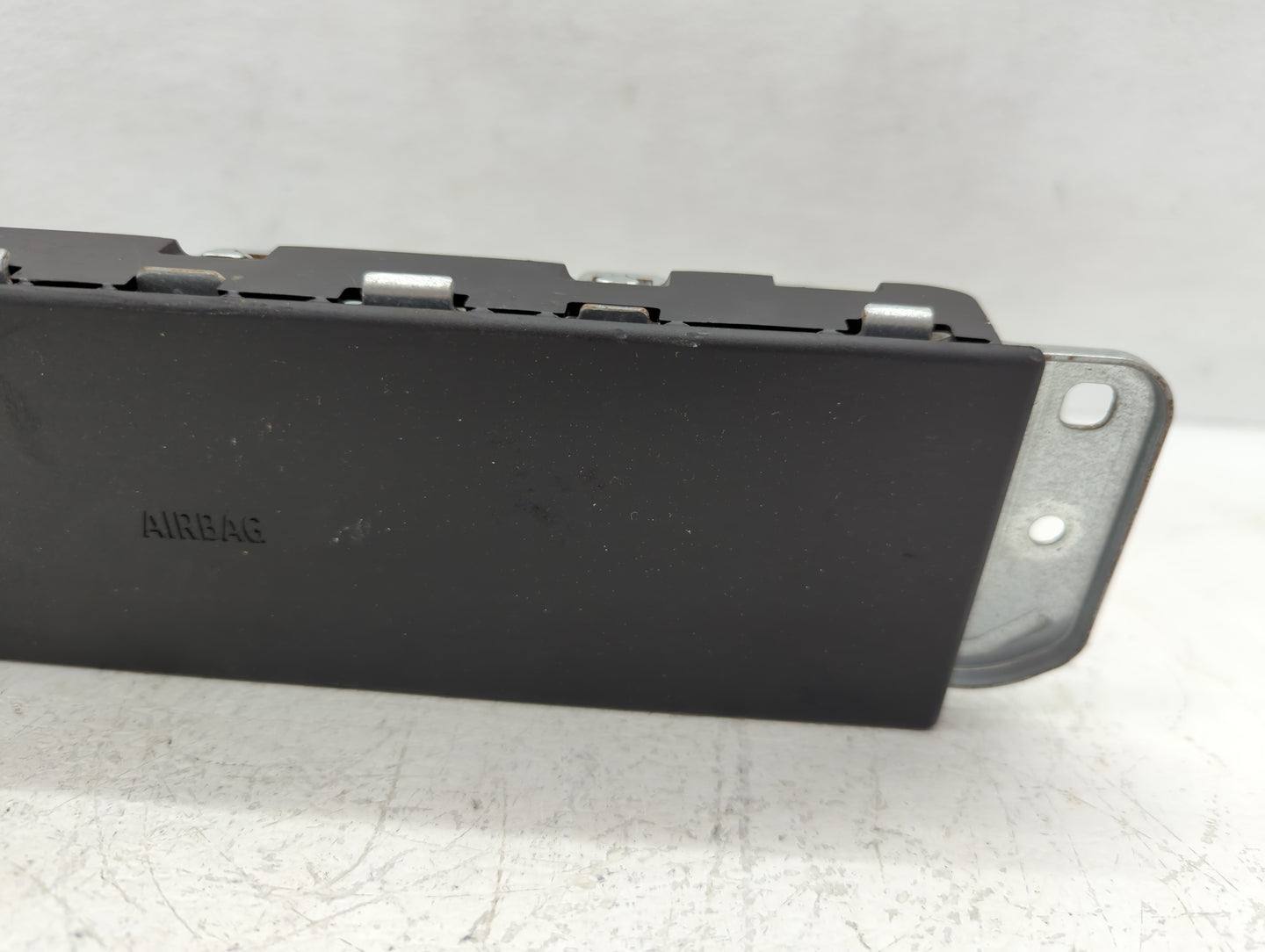 2016-2018 Mini Cooper Clubman Air Bag Driver Left Knee OEM P/N:06859-P1-XX00356 16B3541A0129 Fits Fits 2016 2017 2018 OEM Us